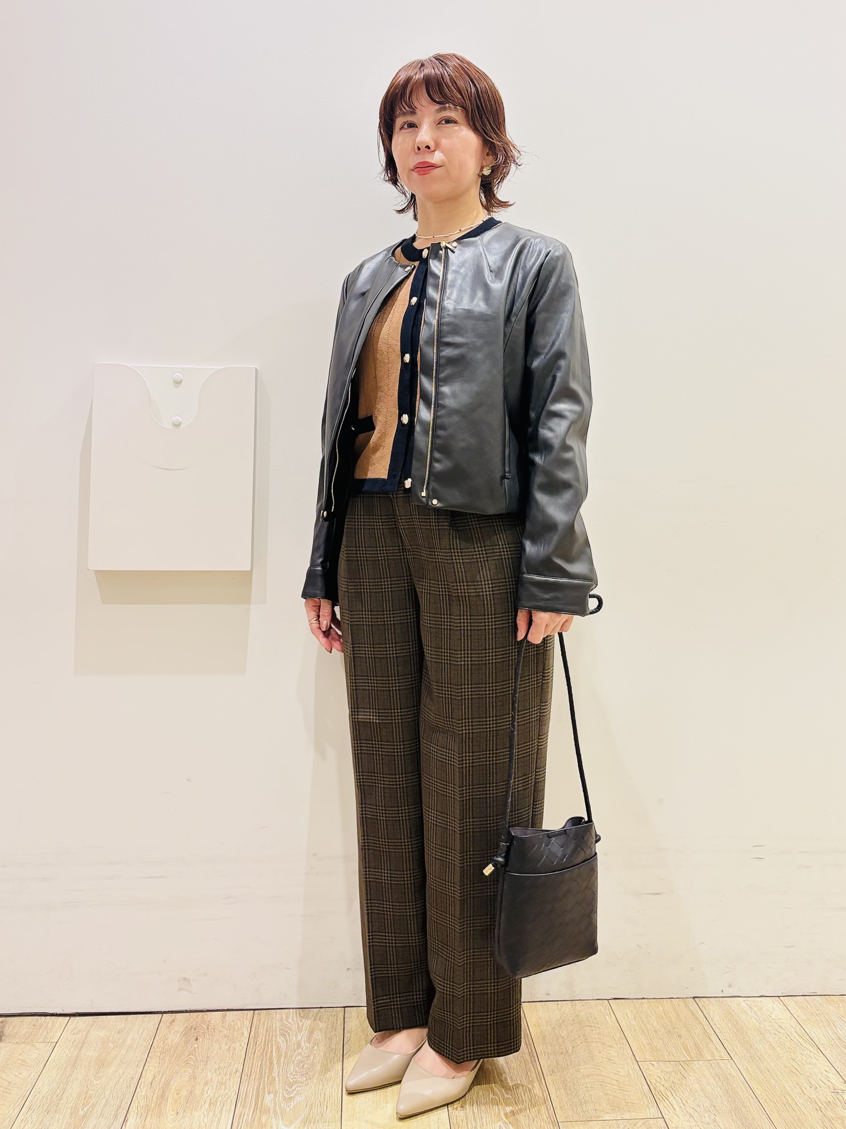 YUKOさんの「index｜【洗える】レザー調／スウェード風ノーカラーブルゾン」を使ったコーディネート