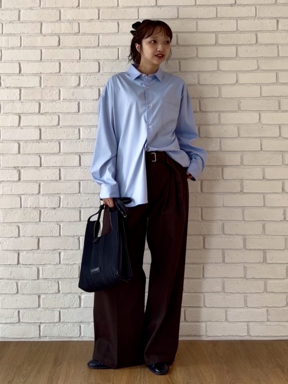 YUKAさんの「tk.TAKEO KIKUCHI｜【選べる7色】トロミドレープカラーシャツ/トロミ/梨地/7色/レギュラーカラー/長袖」を使ったコーディネート