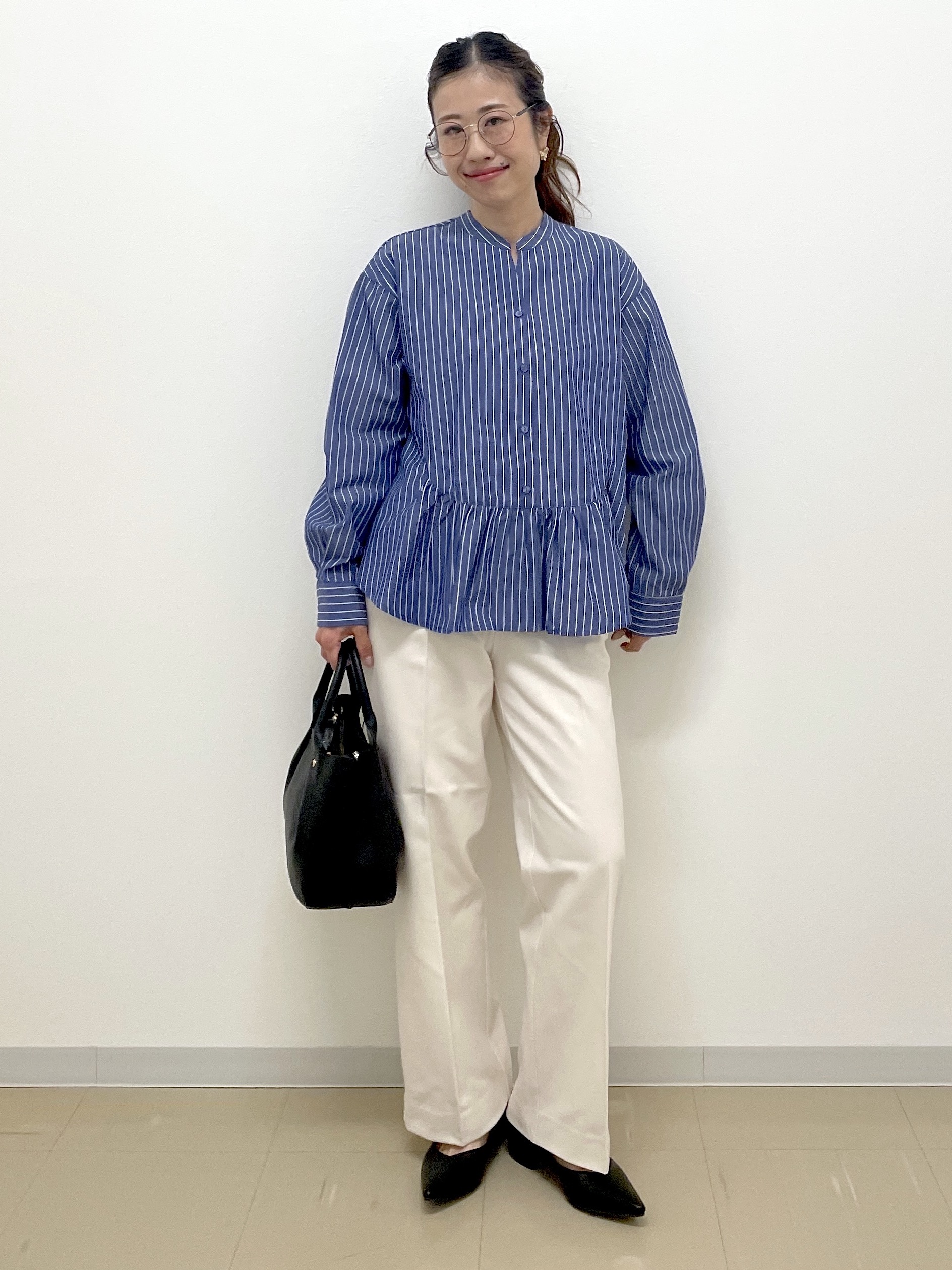 Akiさんの「OPAQUE.CLIP｜ラウンドペプラムブラウス【洗濯機OK】」を使ったコーディネート