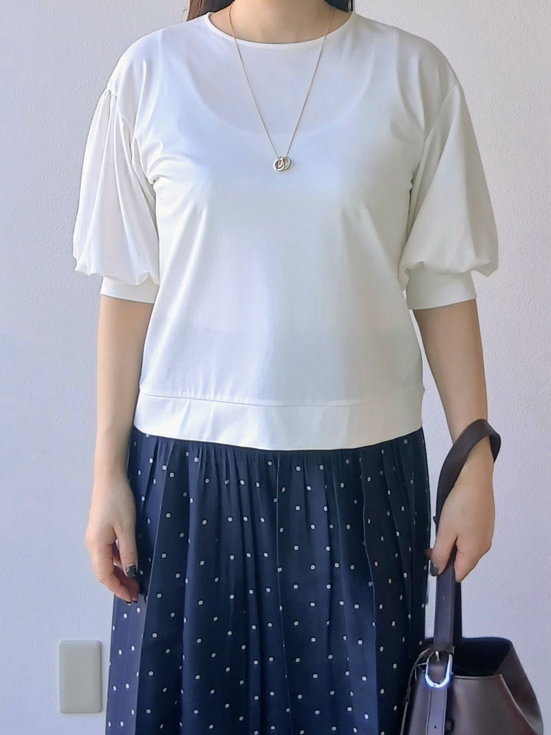 なみきさんの「UNTITLED｜【楽にきれい見え/体型カバー】パフスリーブジャージトップス」を使ったコーディネート
