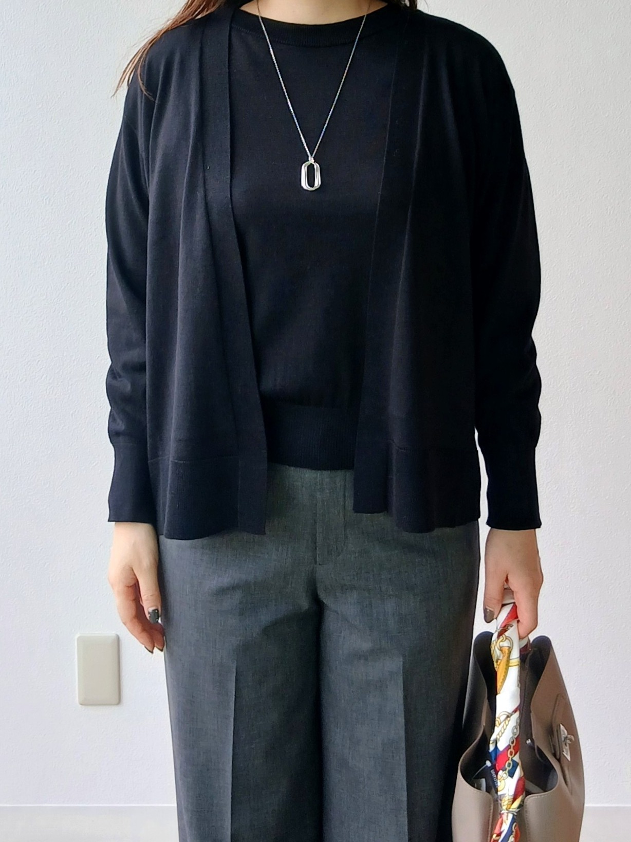 なみきさんの「UNTITLED｜【アンサンブル可/秋羽織り/通勤】シルクウールカシミヤカーディガン」を使ったコーディネート