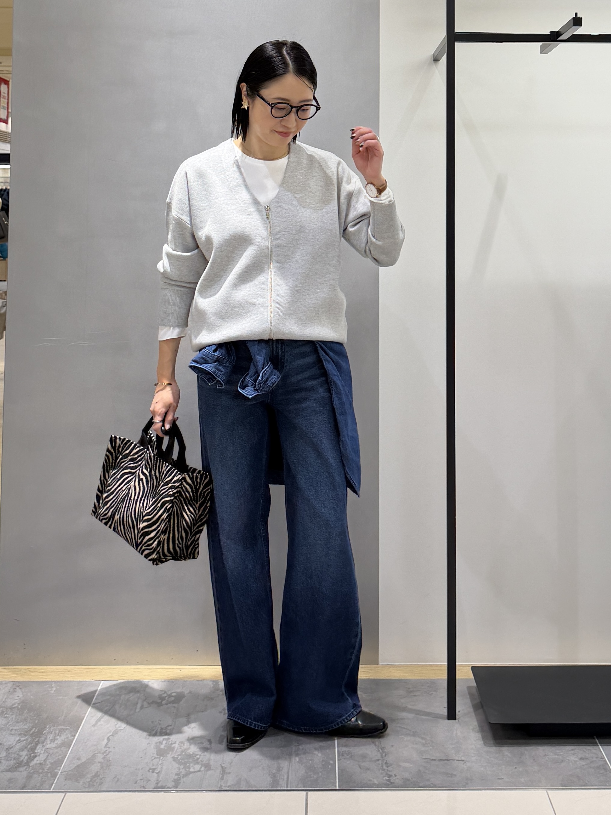 shihoさんの「INDIVI｜【ミラノリブ編み】ジップニットブルゾン」を使ったコーディネート