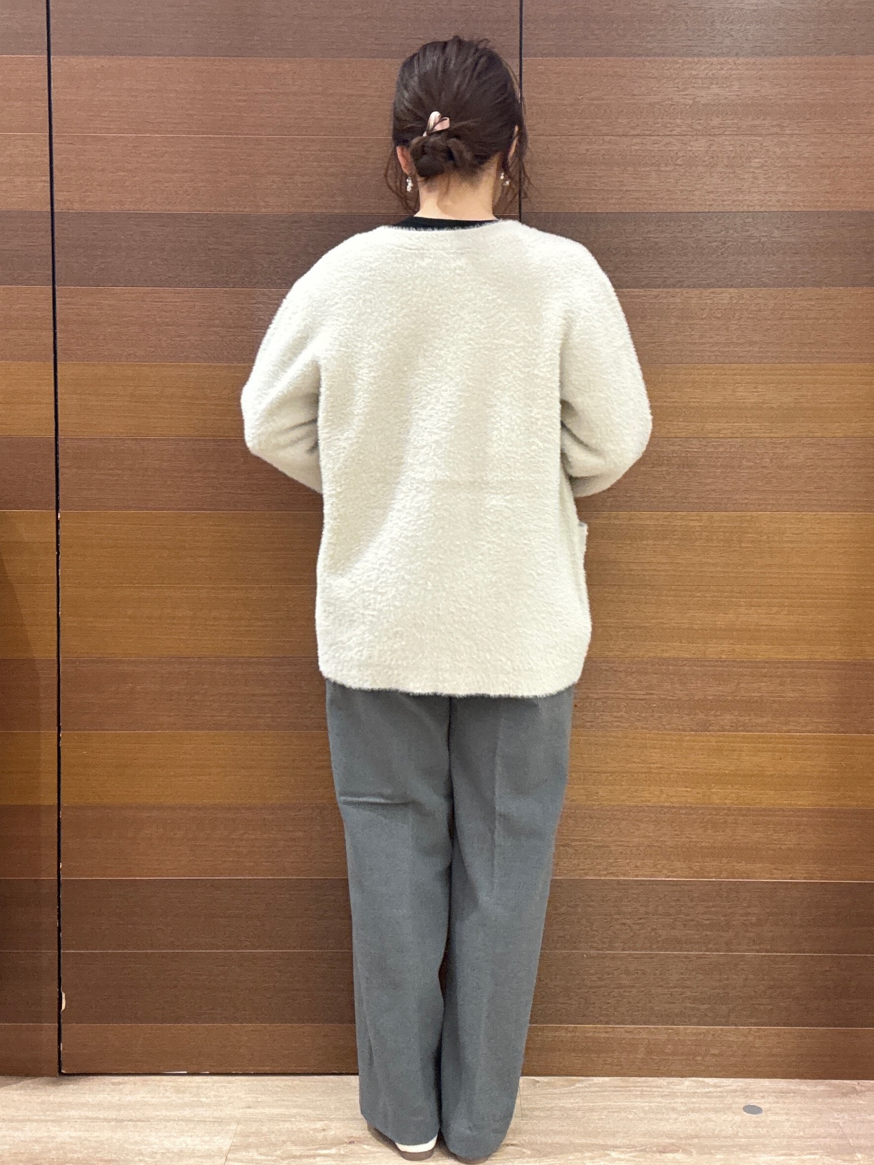 maichiさんの「OPAQUE.CLIP｜フェザーヤーンニットカーディガン【洗濯機OK】」を使ったコーディネート