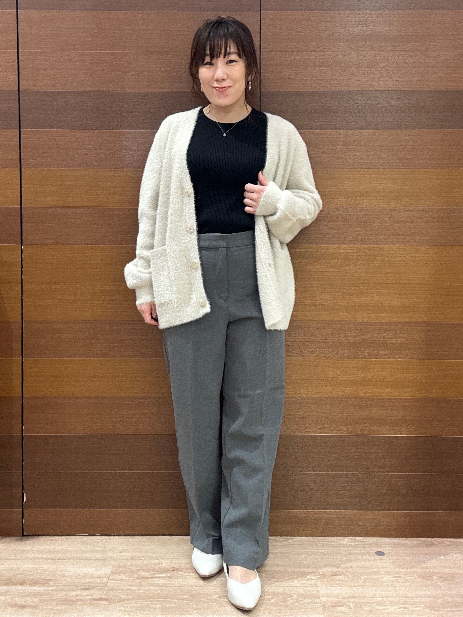 maichiさんの「OPAQUE.CLIP｜フェザーヤーンニットカーディガン【洗濯機OK】」を使ったコーディネート