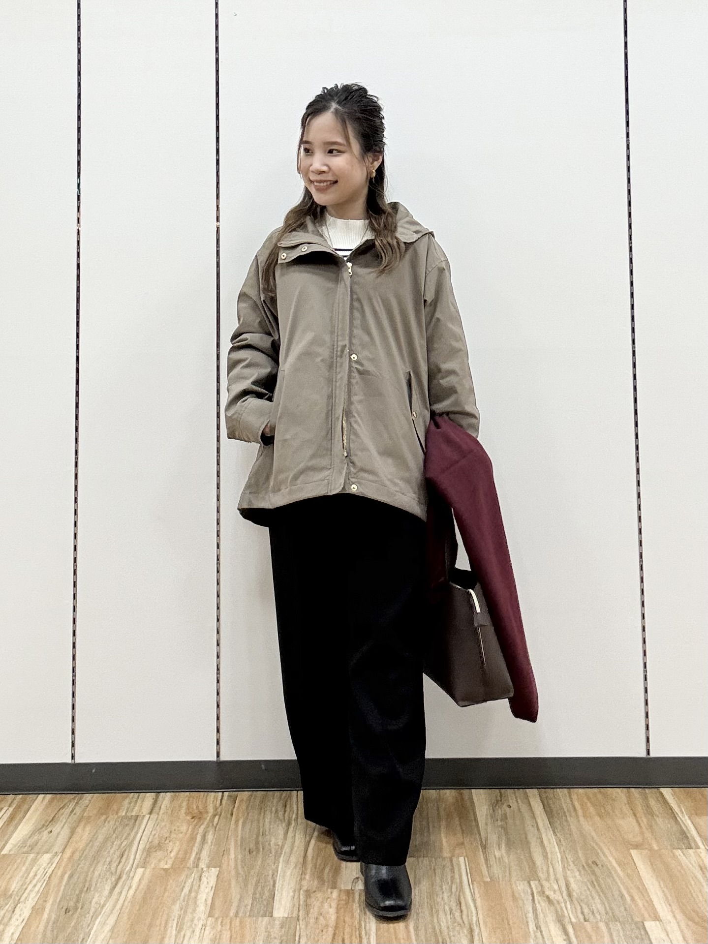 shioさんの「SHOO･LA･RUE｜【洗濯機可/撥水/マルチWAY】ファーライナー付き 毎日欲張りマンパ」を使ったコーディネート