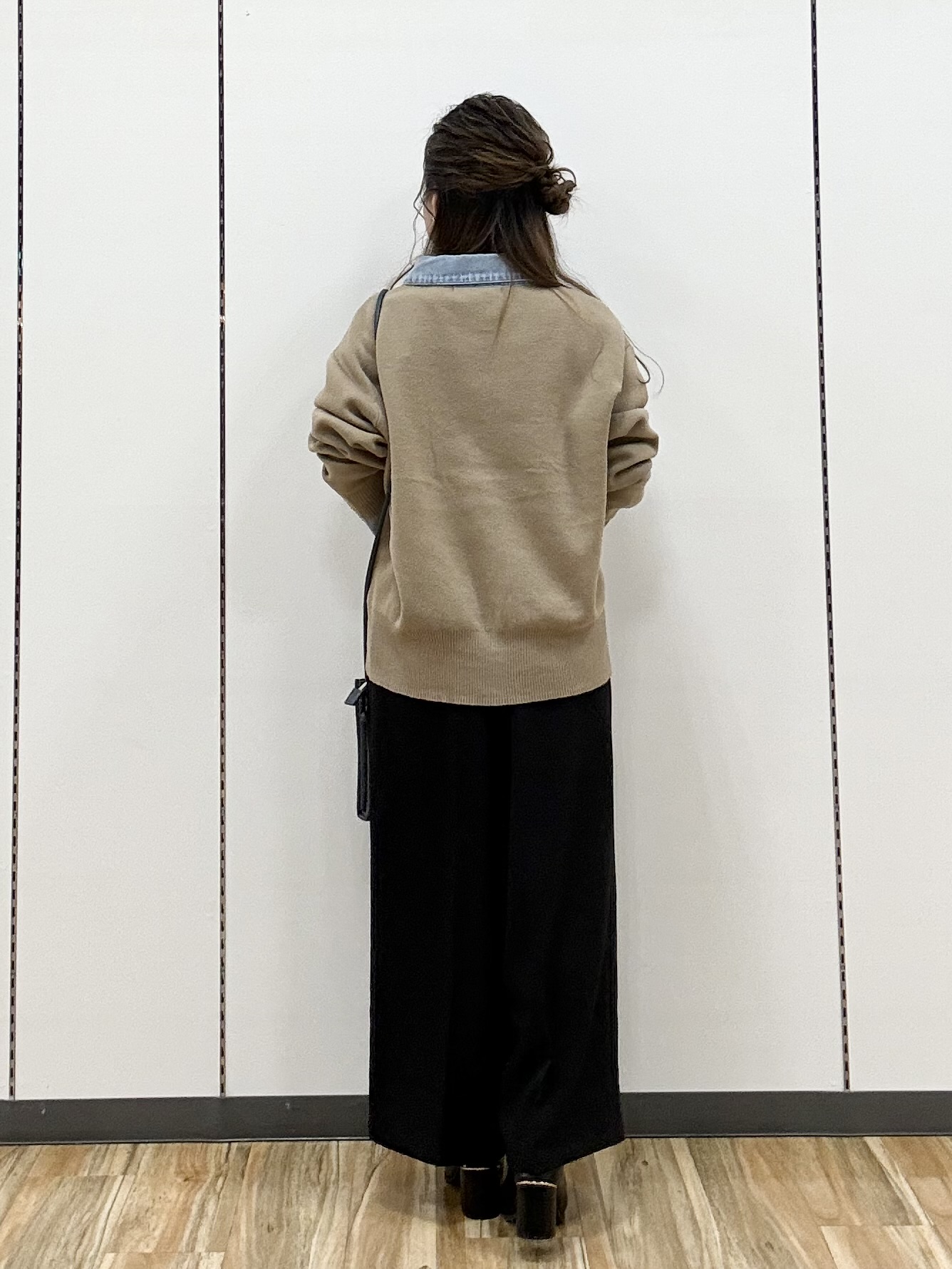 shioさんの「SHOO･LA･RUE｜【S-LL/洗濯機可】デニム／チェック切替でこなれ見え 金ボタンニットカーディガン」を使ったコーディネート