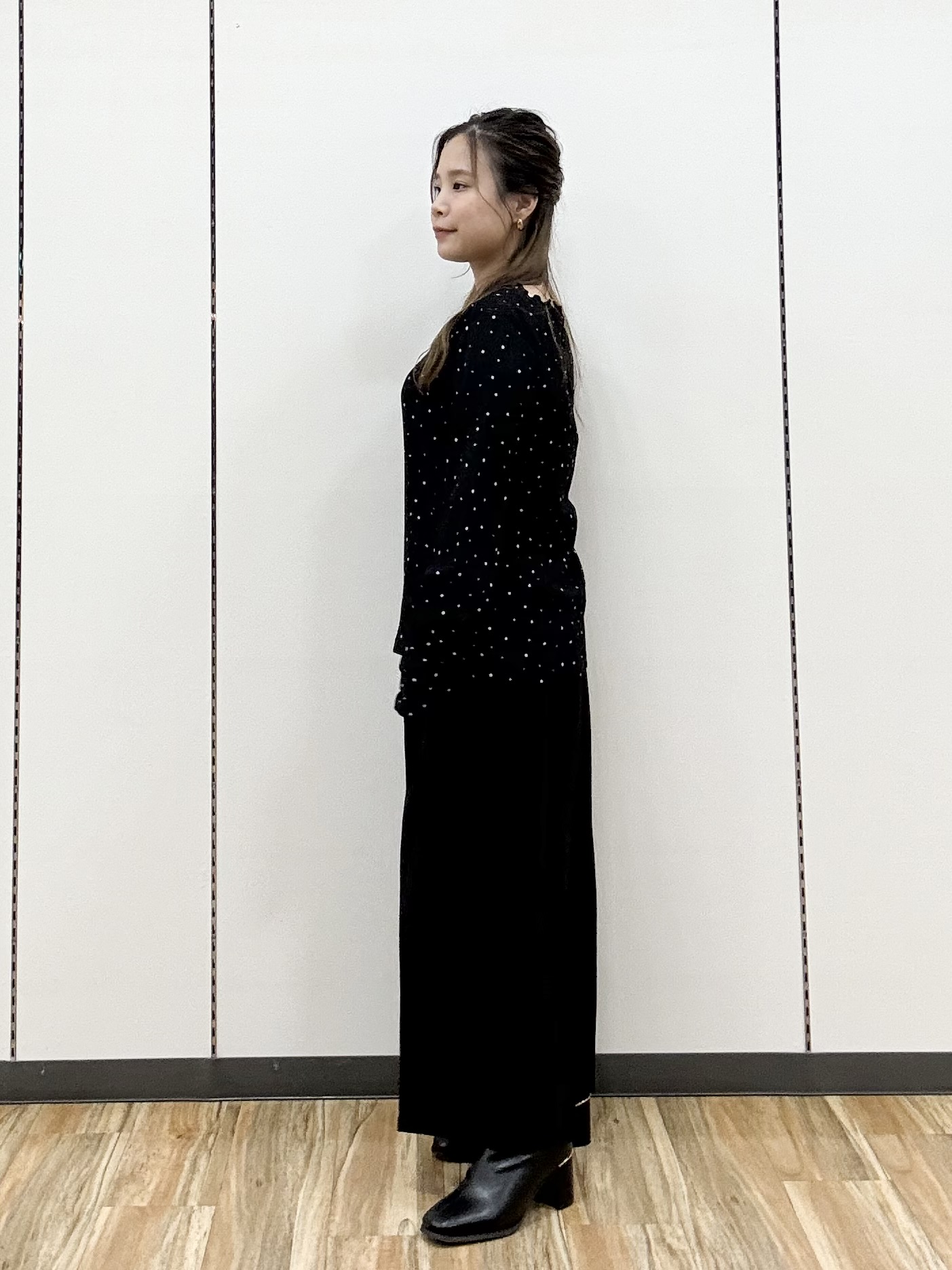 shioさんの「SHOO･LA･RUE｜【S-LL/洗濯機可】デニム／チェック切替でこなれ見え 金ボタンニットカーディガン」を使ったコーディネート