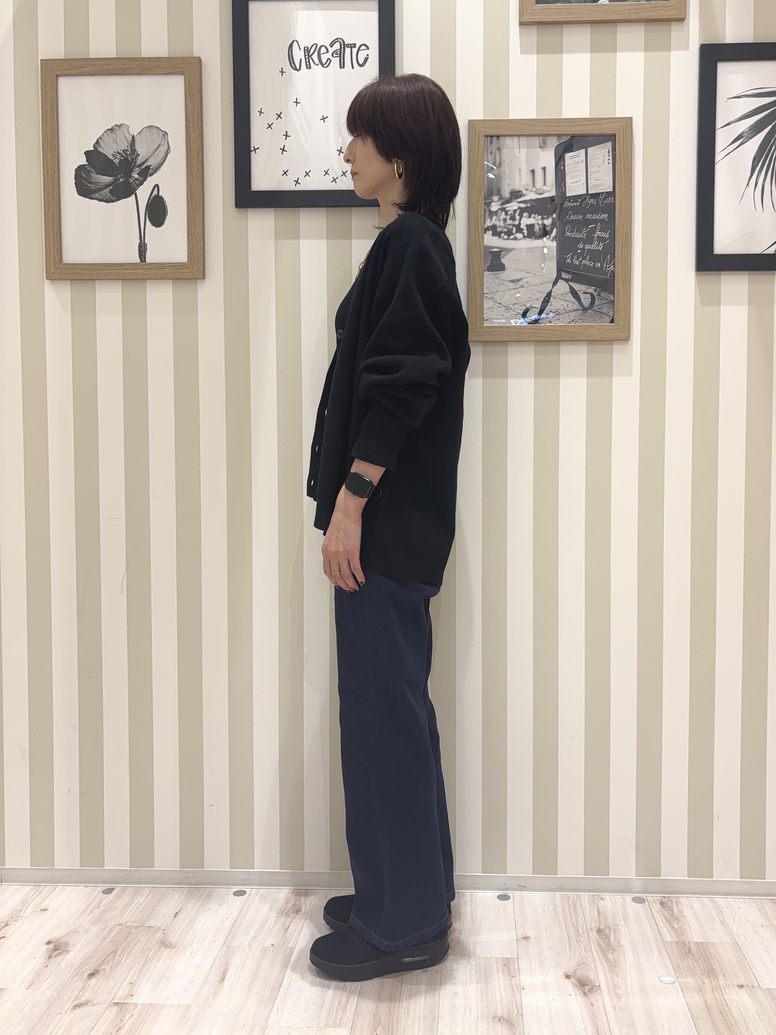 たまごがにさんの「SHOO･LA･RUE｜【毛玉になりにくい/S-LL/洗濯機可/体型カバー】Vネックゆったりカーディガン」を使ったコーディネート