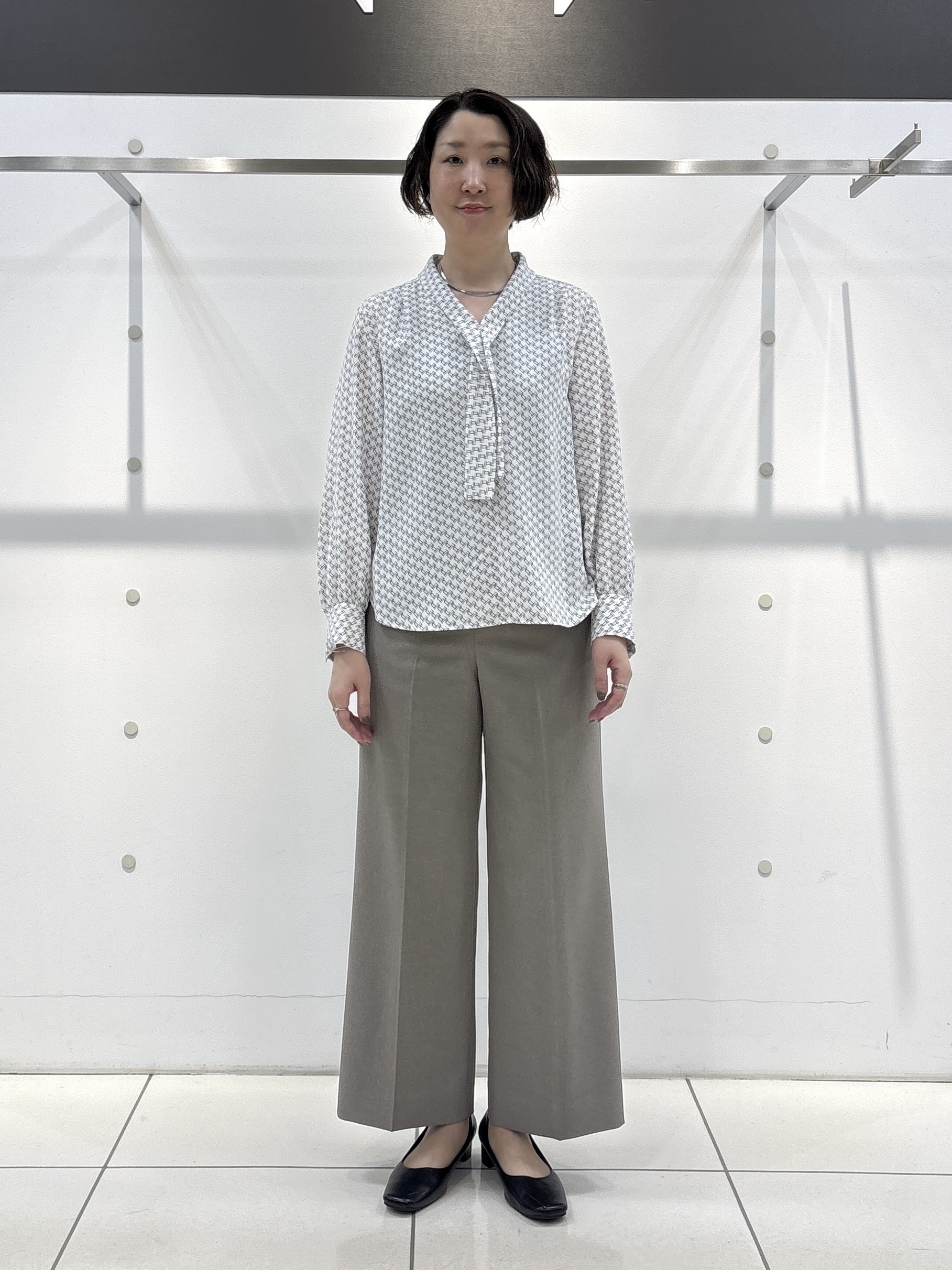 yuriさんの「INDIVI｜【洗える／通勤／スーツ】メランジストレッチ テーラードカラージャケット」を使ったコーディネート