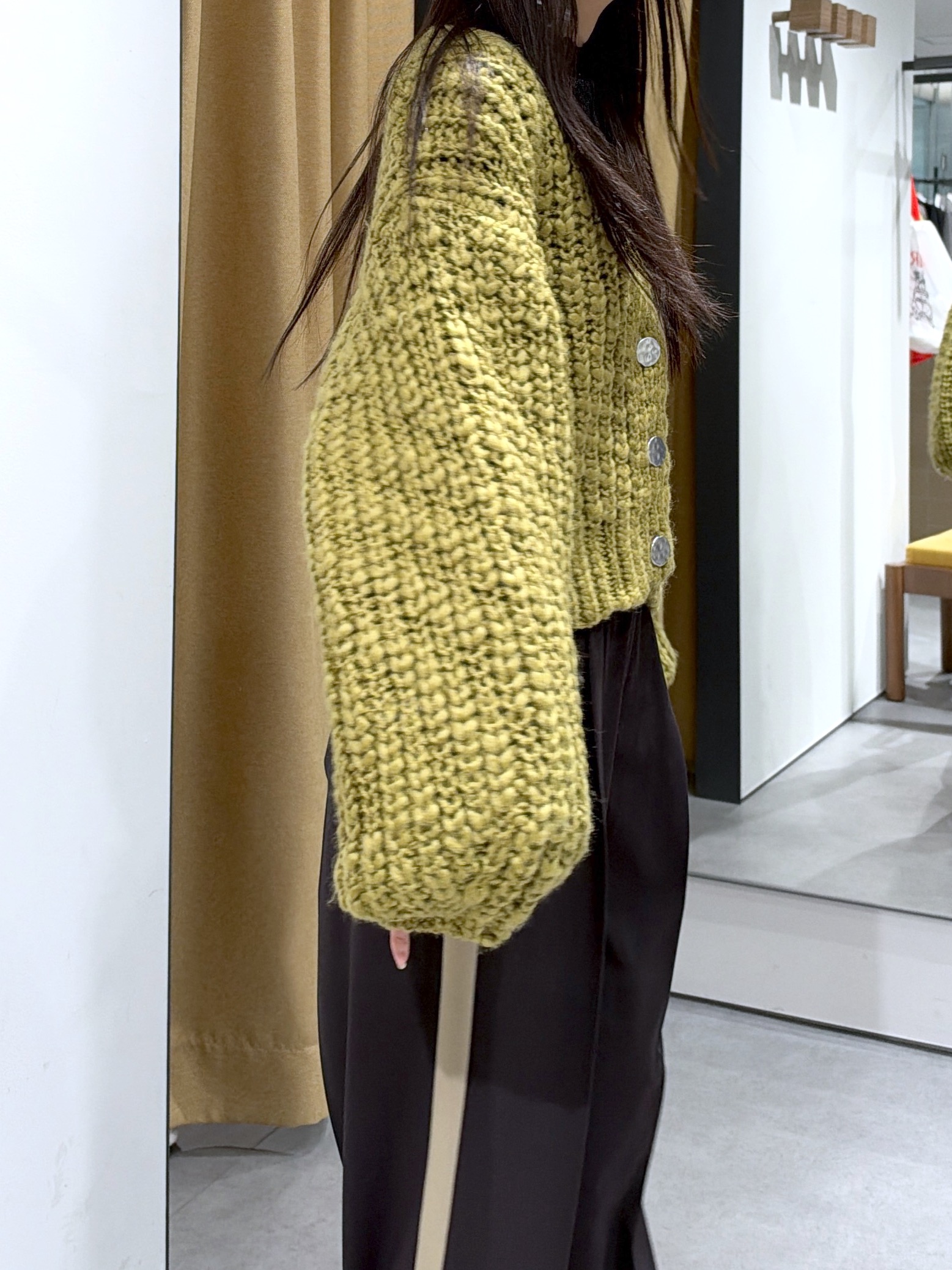 Renoさんの「INDIVI｜ローゲージニットカーディガン」を使ったコーディネート