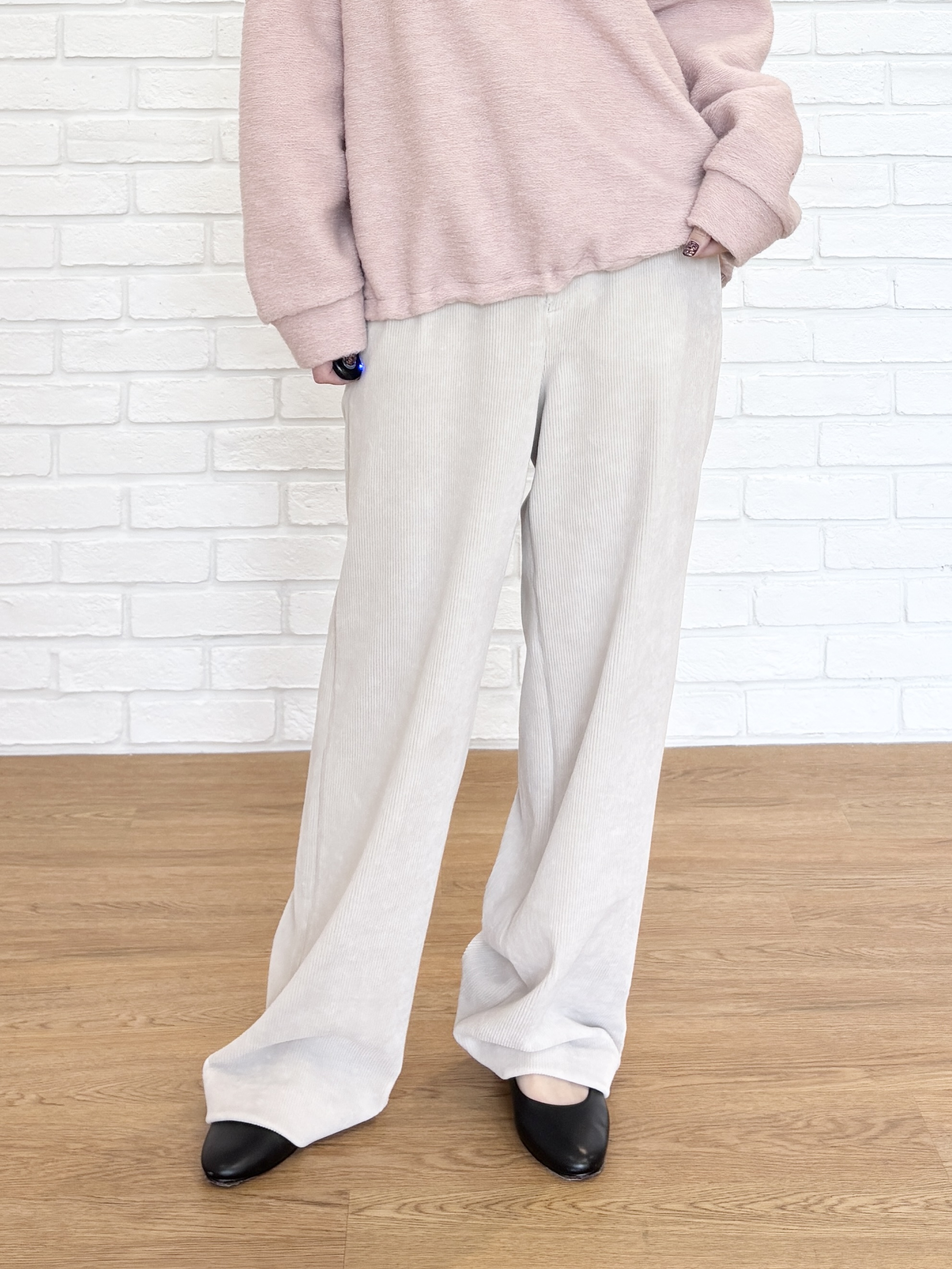 清水夏姫さんの「DRESSTERIOR｜イタリアンスライバー ハーフジッププルオーバー」を使ったコーディネート