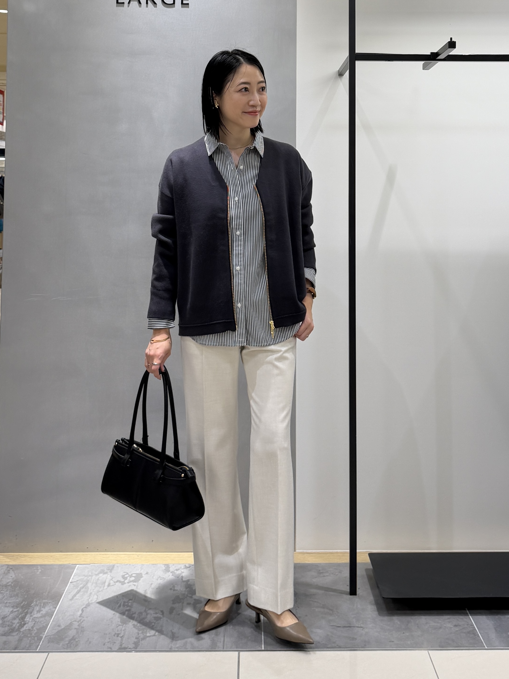 shihoさんの「INDIVI｜【ミラノリブ編み】ジップニットブルゾン」を使ったコーディネート