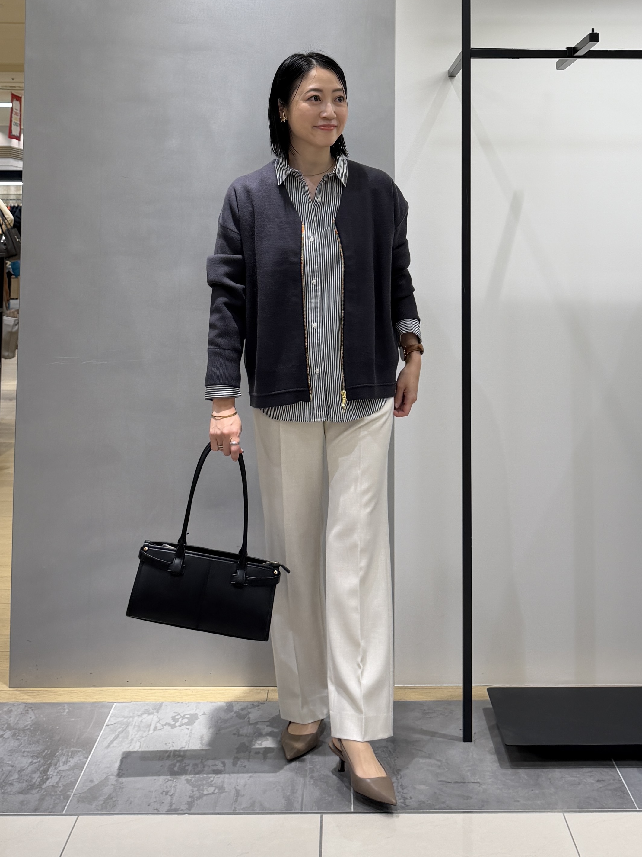 shihoさんの「INDIVI｜【ミラノリブ編み】ジップニットブルゾン」を使ったコーディネート
