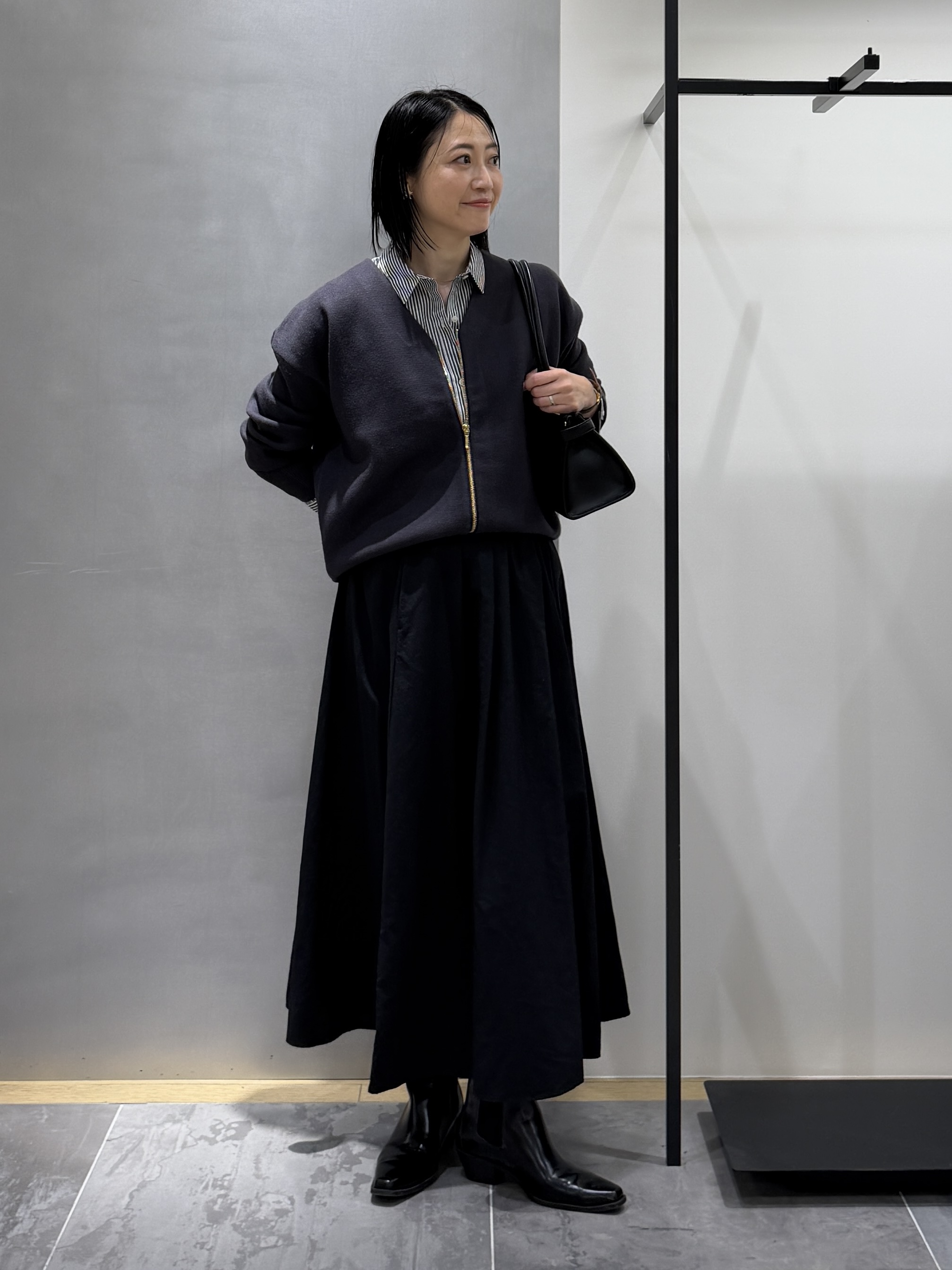 shihoさんの「INDIVI｜【ミラノリブ編み】ジップニットブルゾン」を使ったコーディネート
