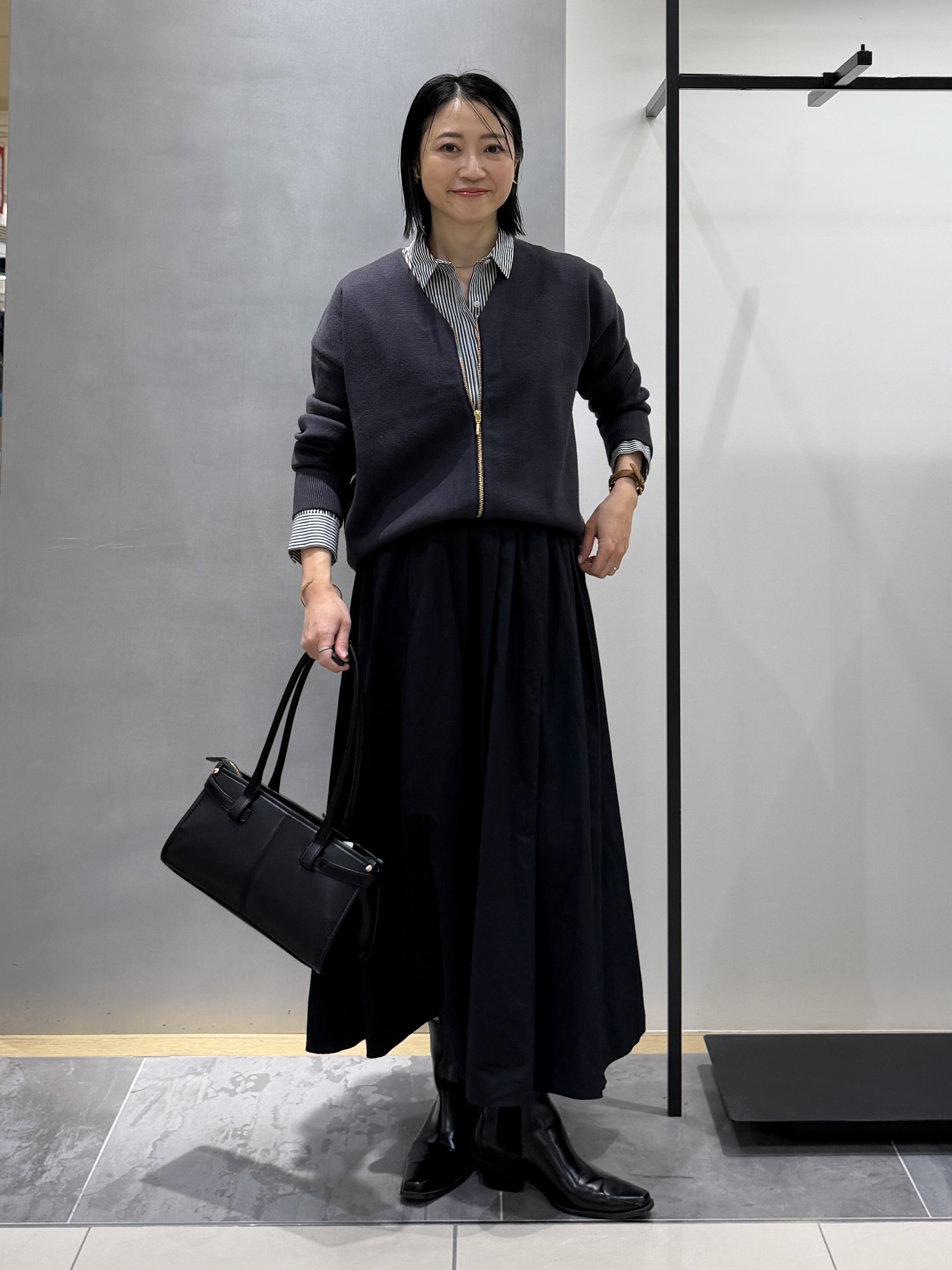 shihoさんの「INDIVI｜【ミラノリブ編み】ジップニットブルゾン」を使ったコーディネート
