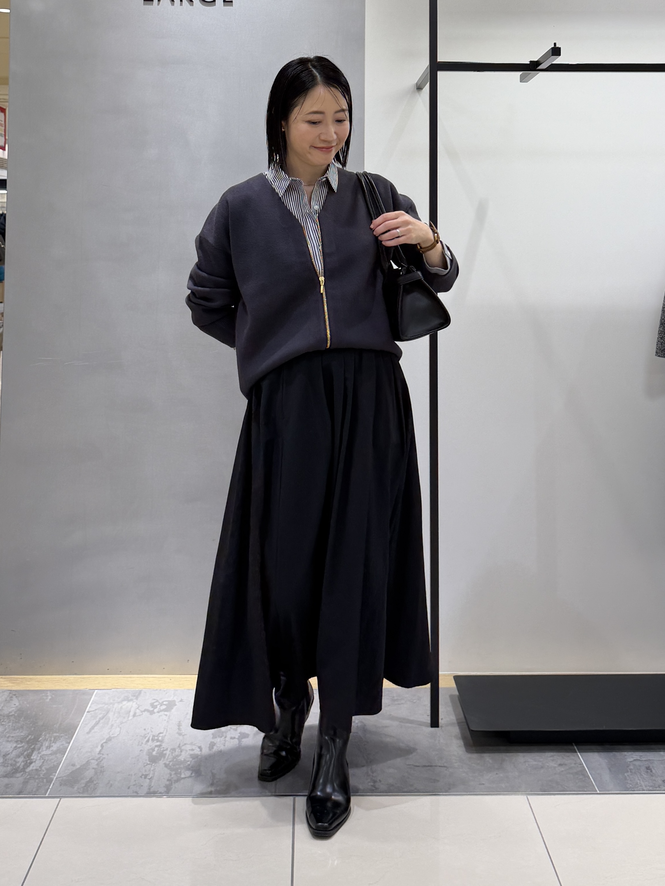 shihoさんの「INDIVI｜【ミラノリブ編み】ジップニットブルゾン」を使ったコーディネート