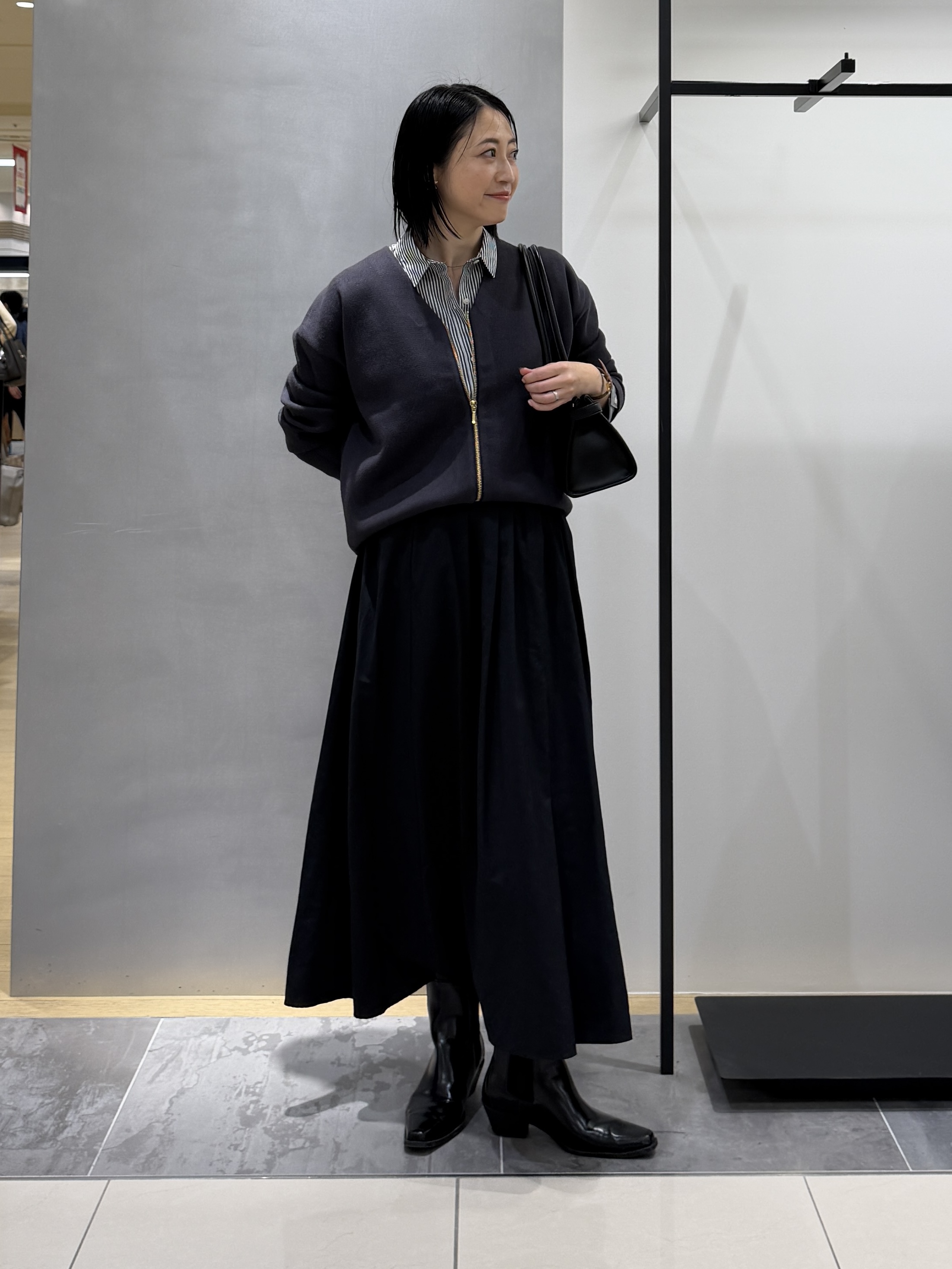 shihoさんの「INDIVI｜【ミラノリブ編み】ジップニットブルゾン」を使ったコーディネート
