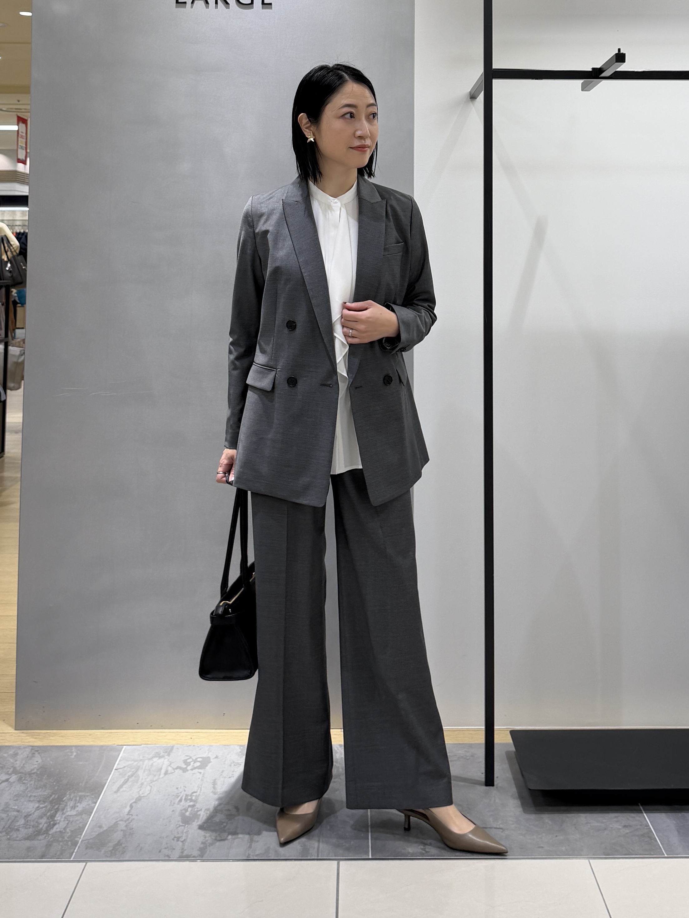 shihoさんの「INDIVI｜【日本製／良質スーツ】ダブルジャケット」を使ったコーディネート