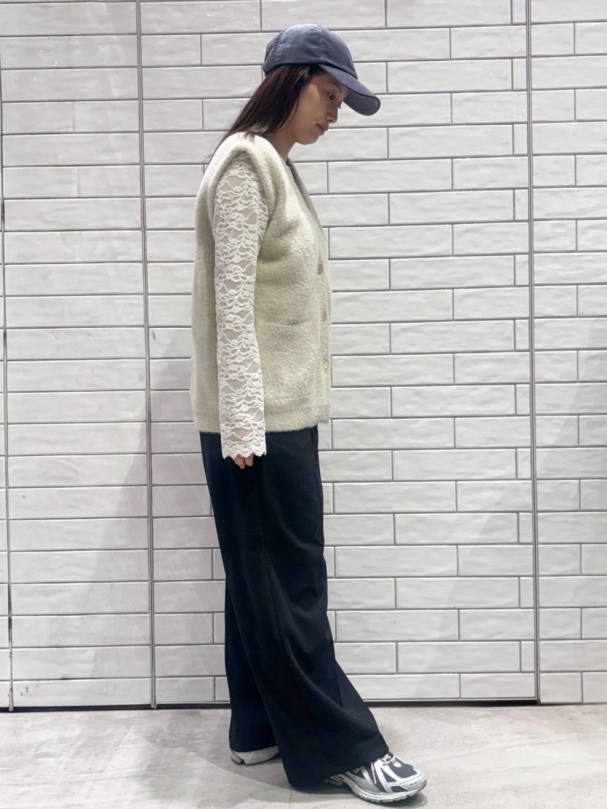 ranさんの「OPAQUE.CLIP｜フェザーヤーンニットベスト【洗濯機OK】」を使ったコーディネート