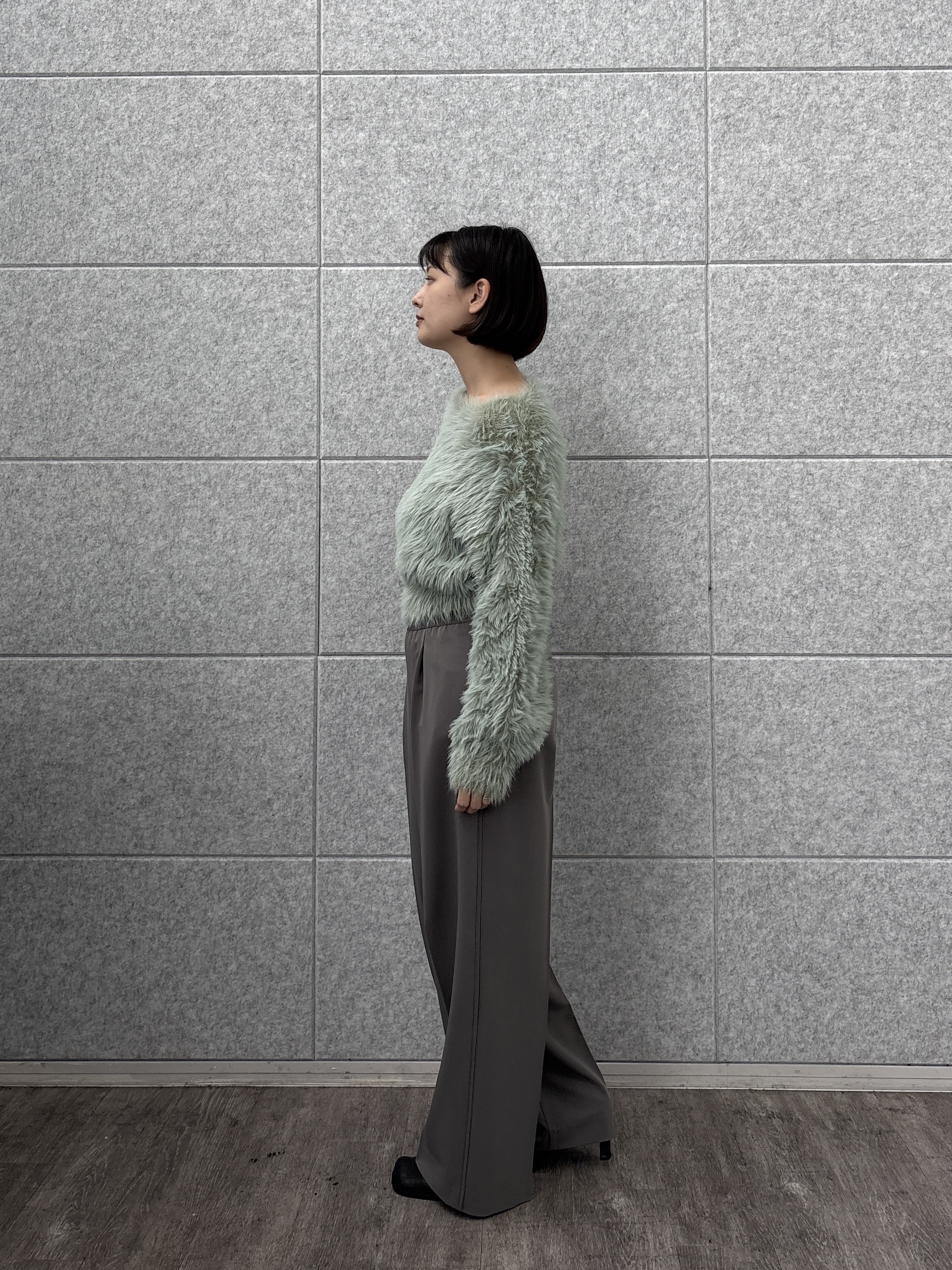 ayanoさんの「INDIVI｜フェザーニットオフショルプルオーバー」を使ったコーディネート