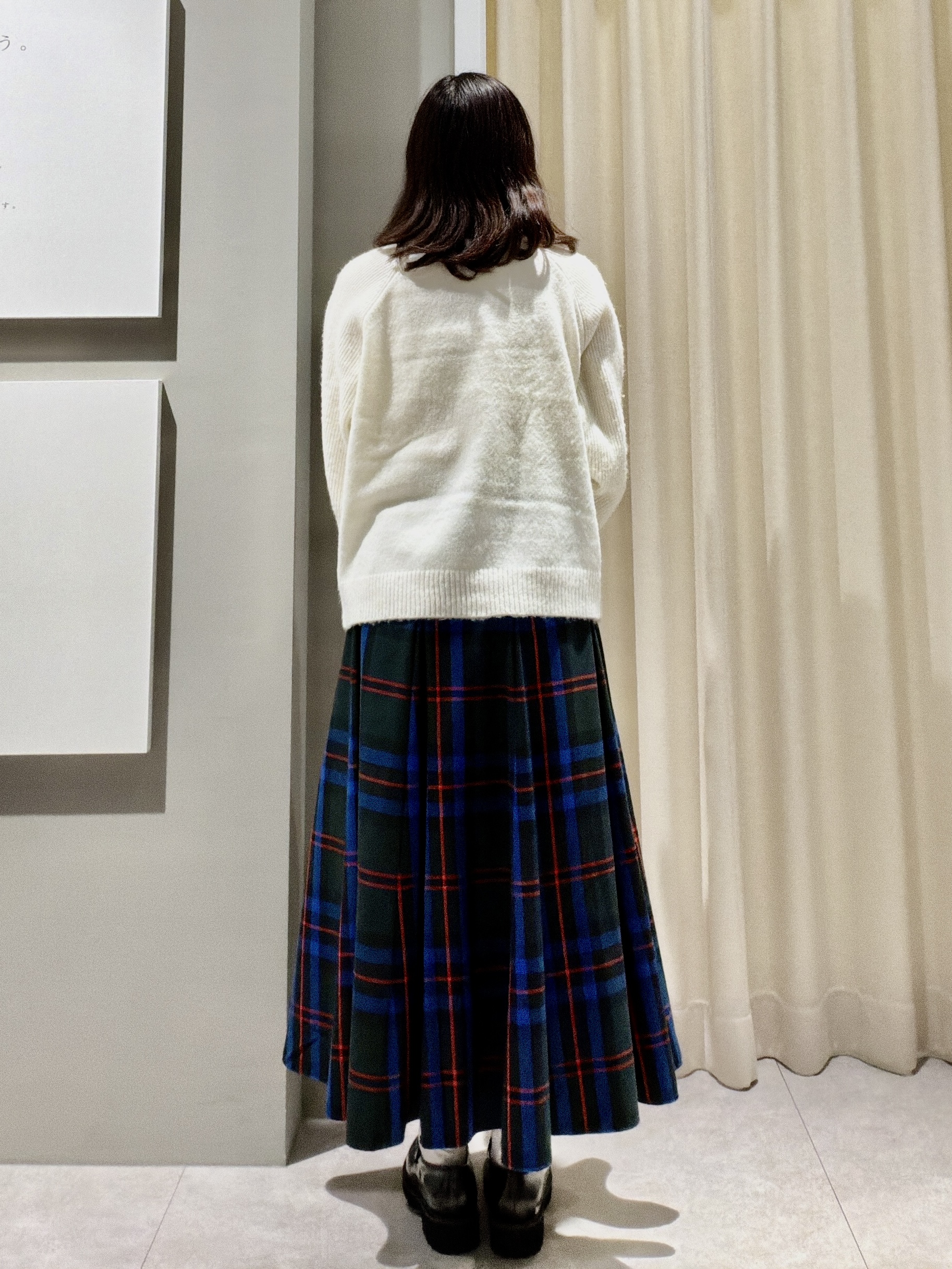 maruさんの「Dessin｜【洗濯機OK/サスティナブル/6色展開】編地切替ラグラン ニットプルオーバー」を使ったコーディネート