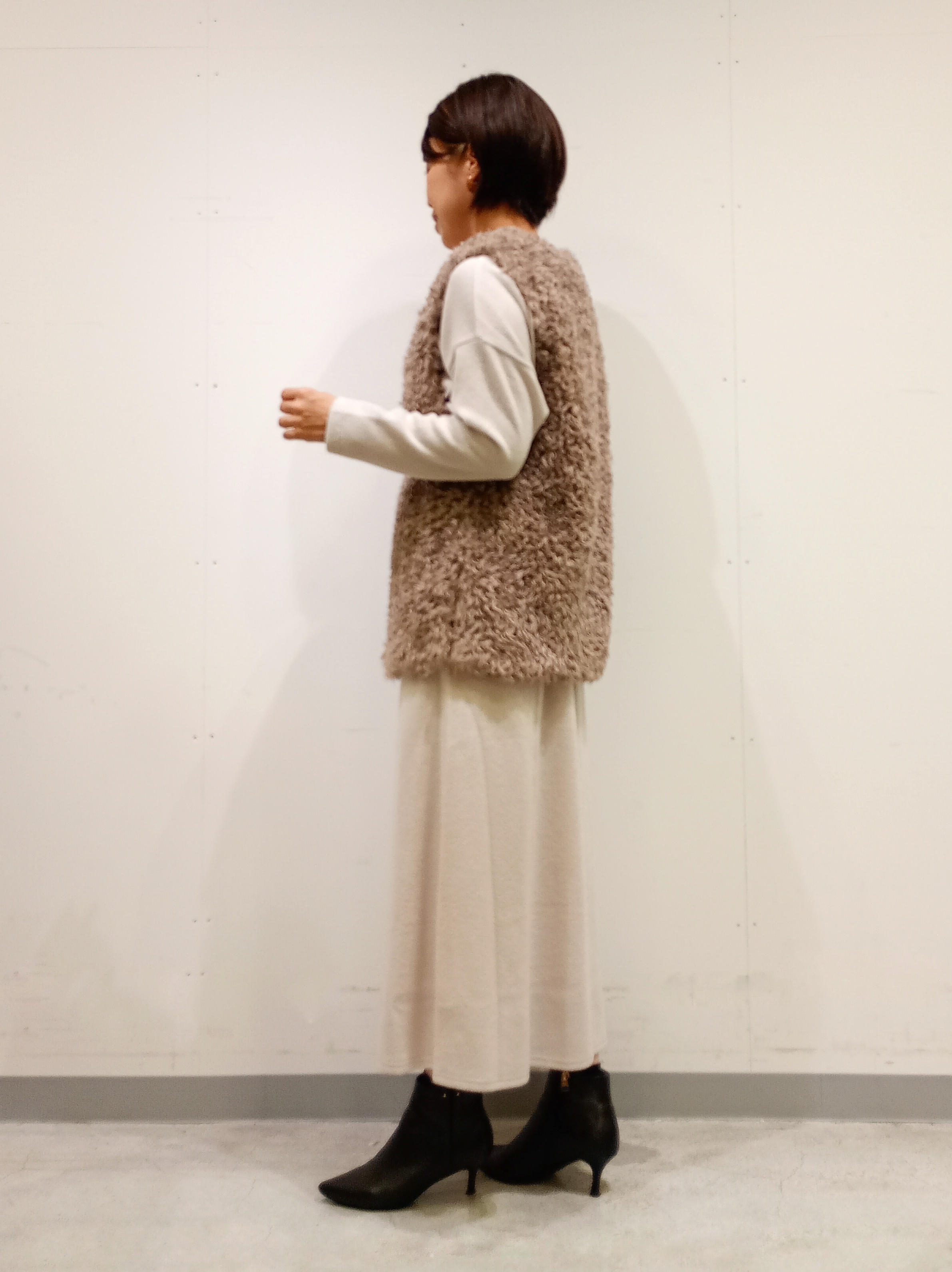 Kさんの「INDIVI｜【羽織るだけでお洒落】カールエコファー ジレ」を使ったコーディネート