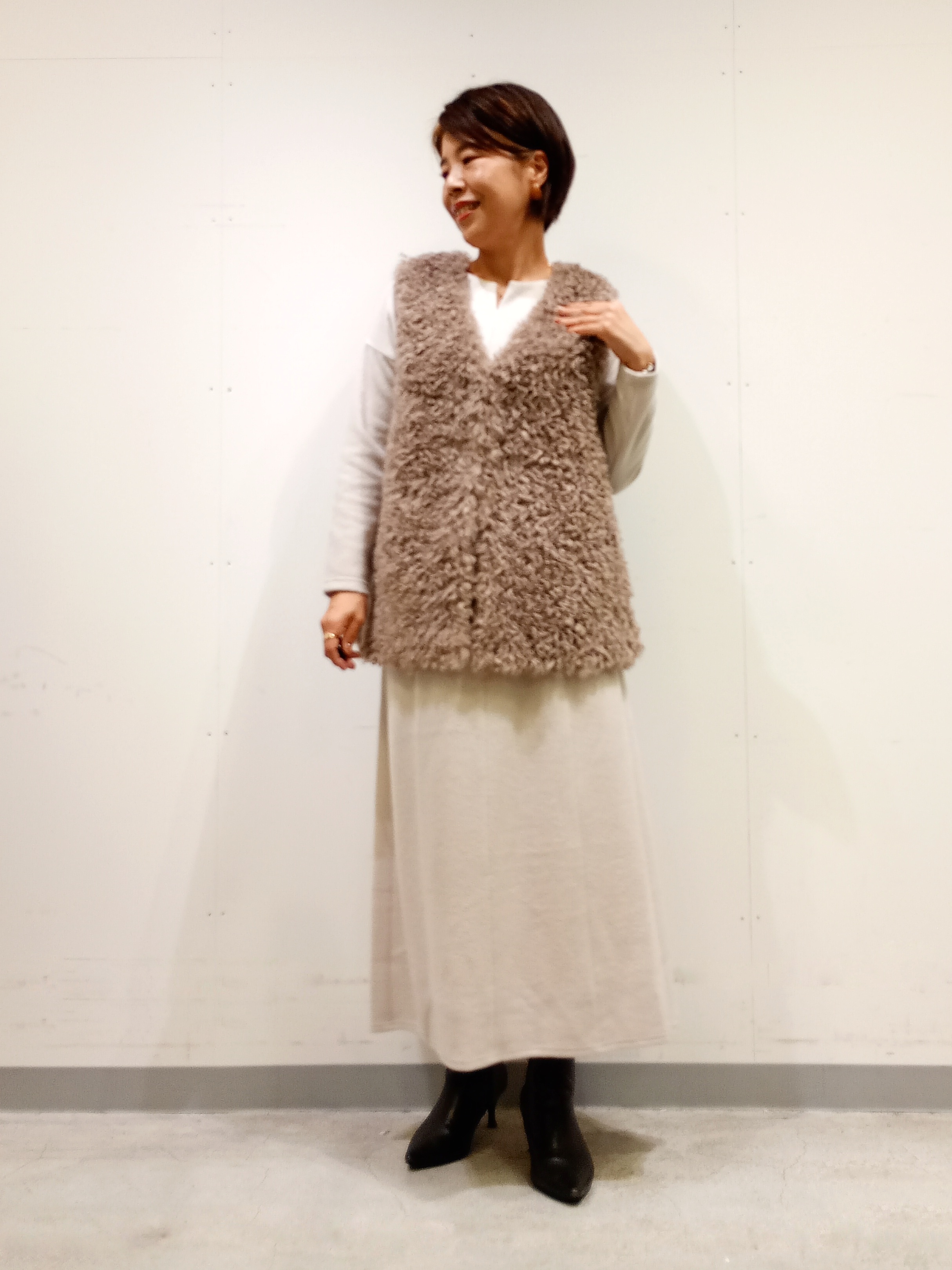 Kさんの「INDIVI｜【羽織るだけでお洒落】カールエコファー ジレ」を使ったコーディネート