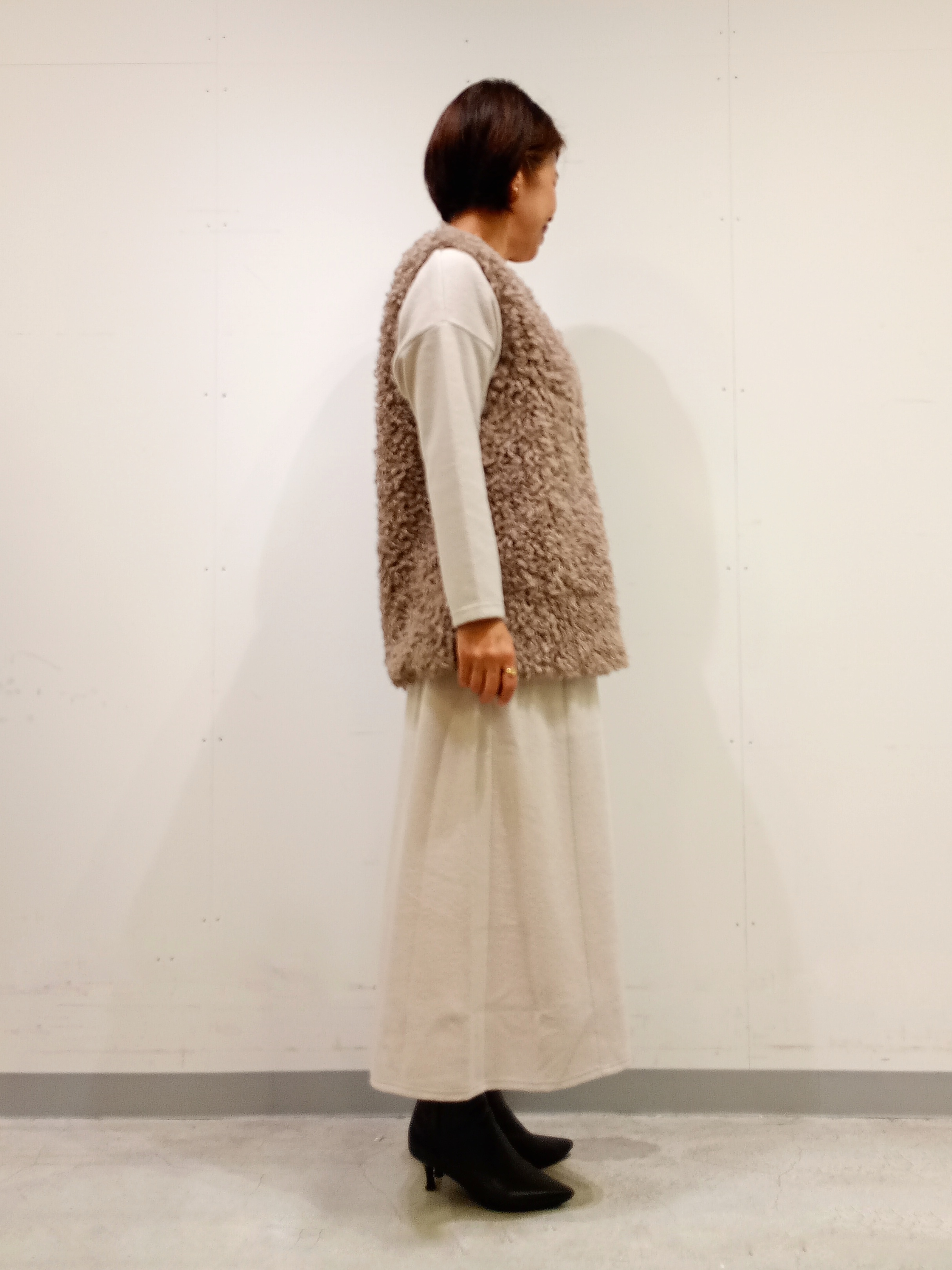 Kさんの「INDIVI｜【羽織るだけでお洒落】カールエコファー ジレ」を使ったコーディネート