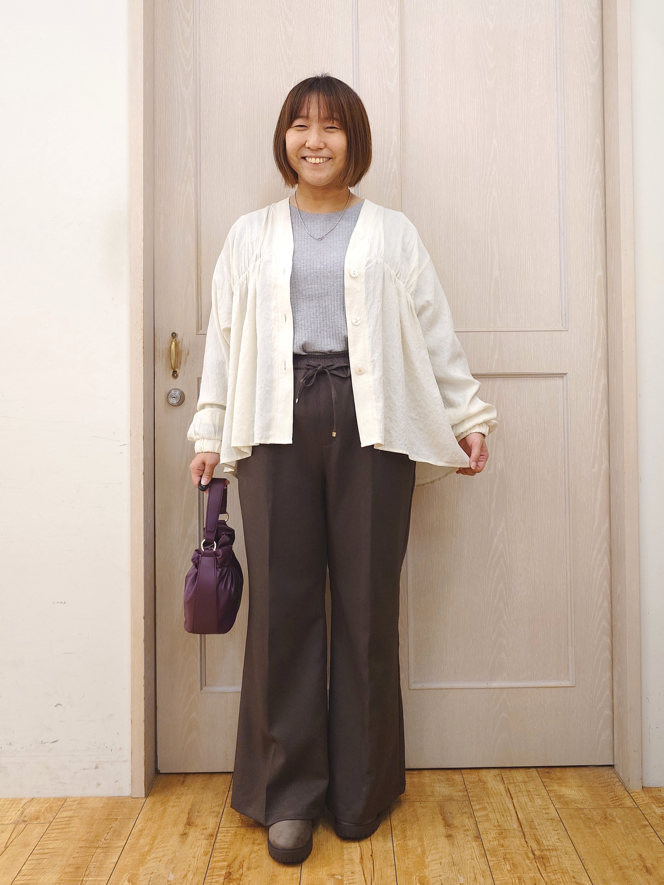 とろろさんの「SHOO･LA･RUE｜【S-LL/洗濯機可】着痩せシルエット シャーリングシャツカーディガン」を使ったコーディネート