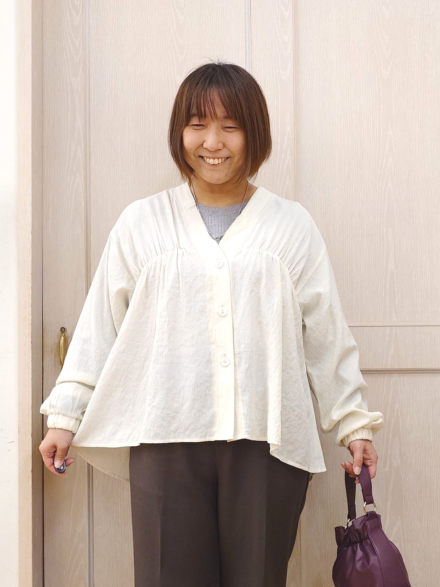 とろろさんの「SHOO･LA･RUE｜【S-LL/洗濯機可】着痩せシルエット シャーリングシャツカーディガン」を使ったコーディネート