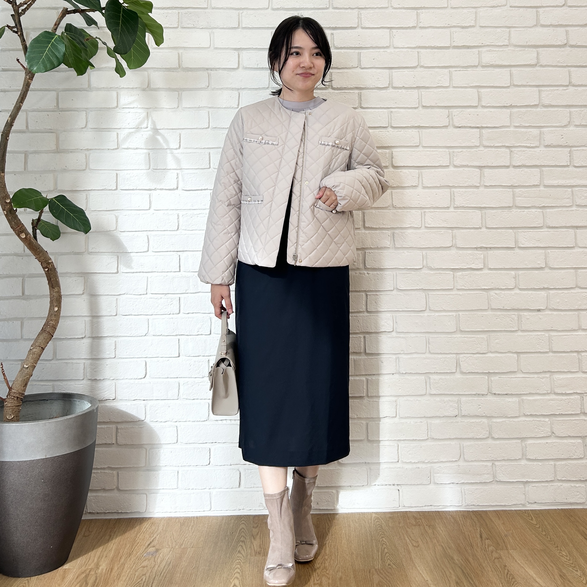 shinoさんの「Couture brooch｜【一枚で品よく完成】ベアドッキング ペプラムワンピース」を使ったコーディネート