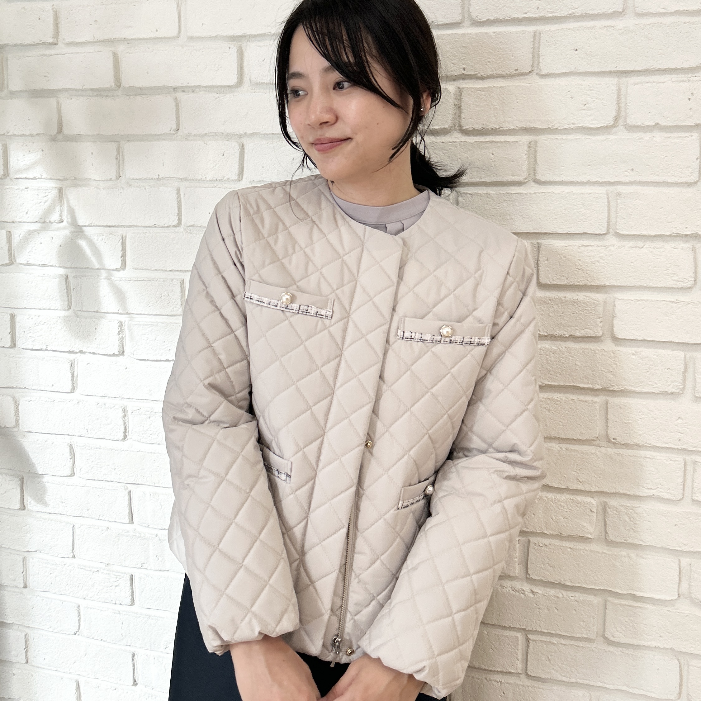 shinoさんの「Couture brooch｜【一枚で品よく完成】ベアドッキング ペプラムワンピース」を使ったコーディネート