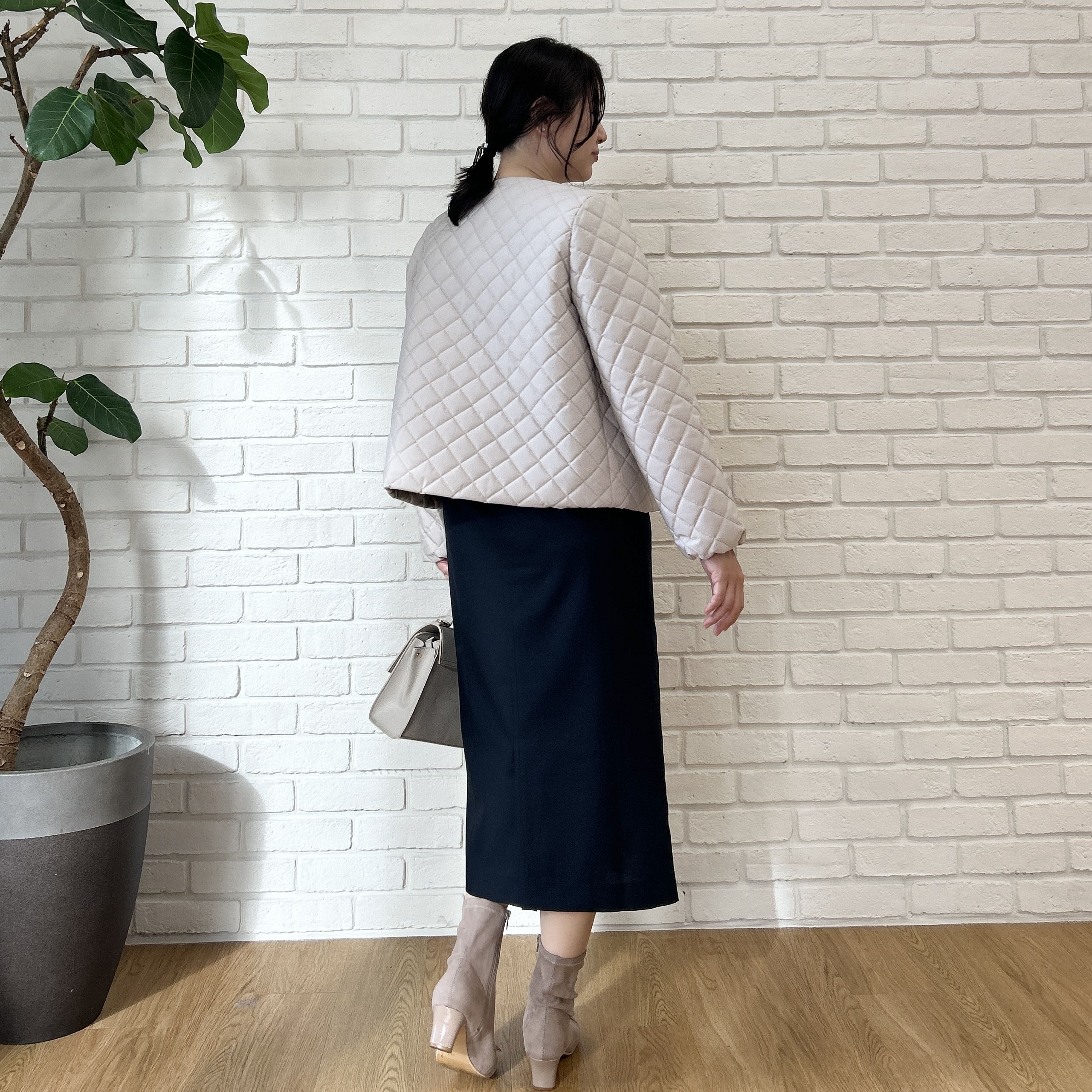 shinoさんの「Couture brooch｜【一枚で品よく完成】ベアドッキング ペプラムワンピース」を使ったコーディネート