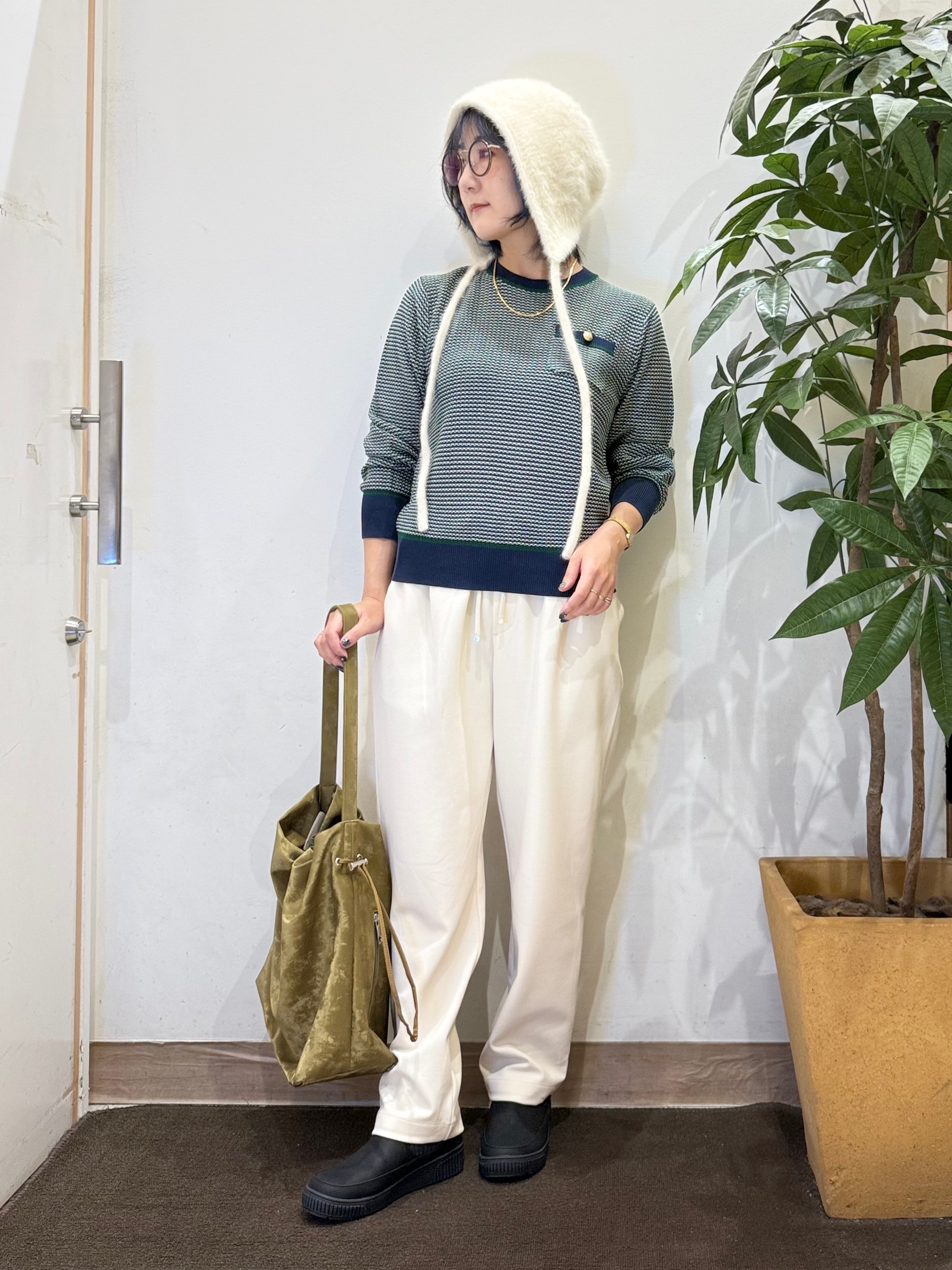 misakiさんの「SHOO･LA･RUE｜【S-LL/洗濯機可】1枚でサマになる カノコ編み配色クルーネックニット」を使ったコーディネート