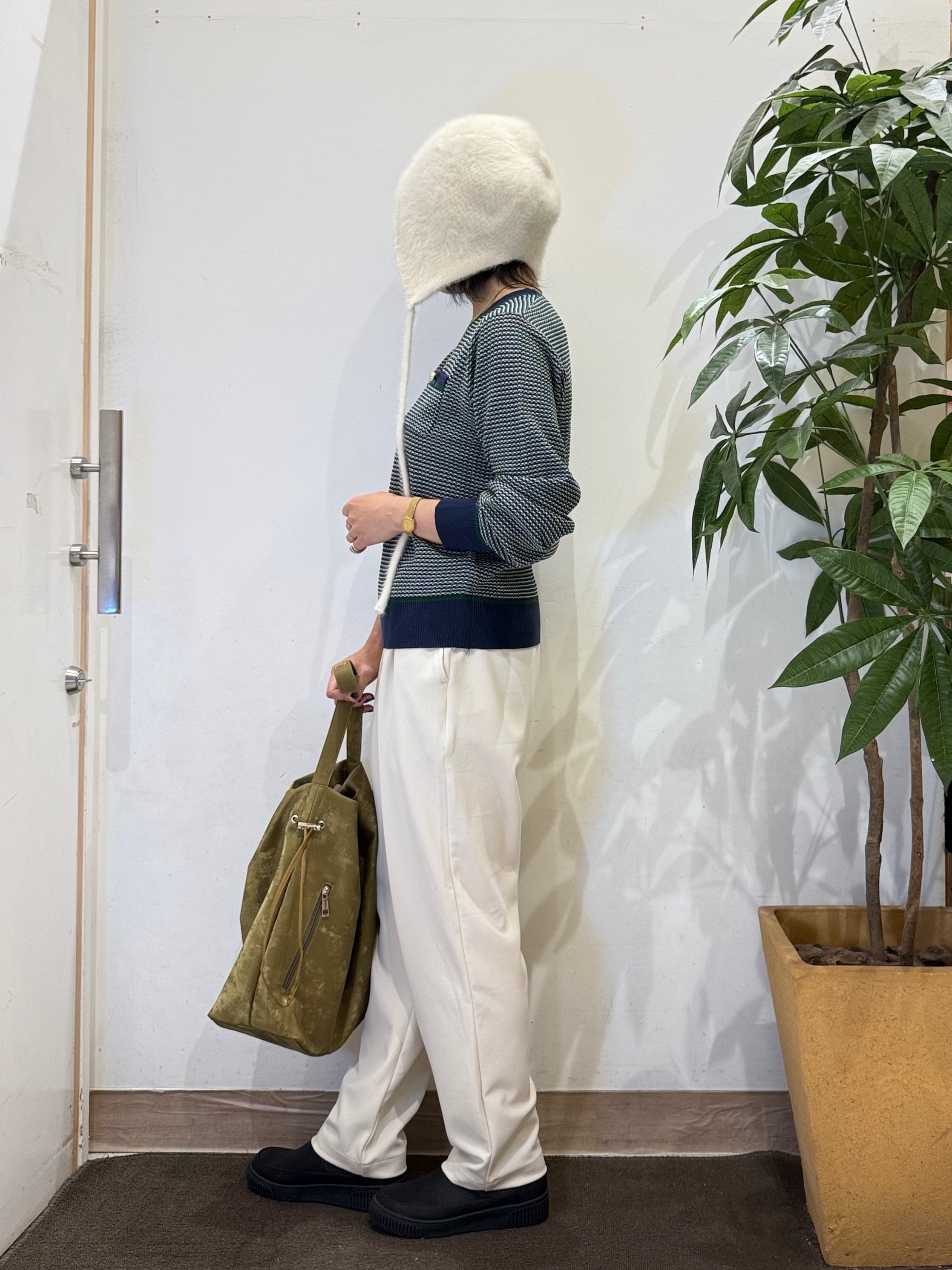misakiさんの「SHOO･LA･RUE｜【S-LL/洗濯機可】1枚でサマになる カノコ編み配色クルーネックニット」を使ったコーディネート