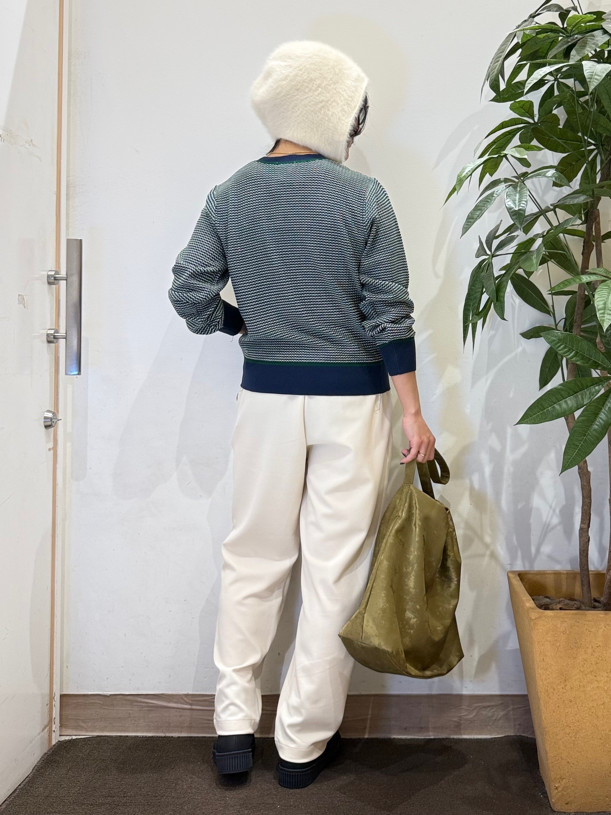 misakiさんの「SHOO･LA･RUE｜【S-LL/洗濯機可】1枚でサマになる カノコ編み配色クルーネックニット」を使ったコーディネート