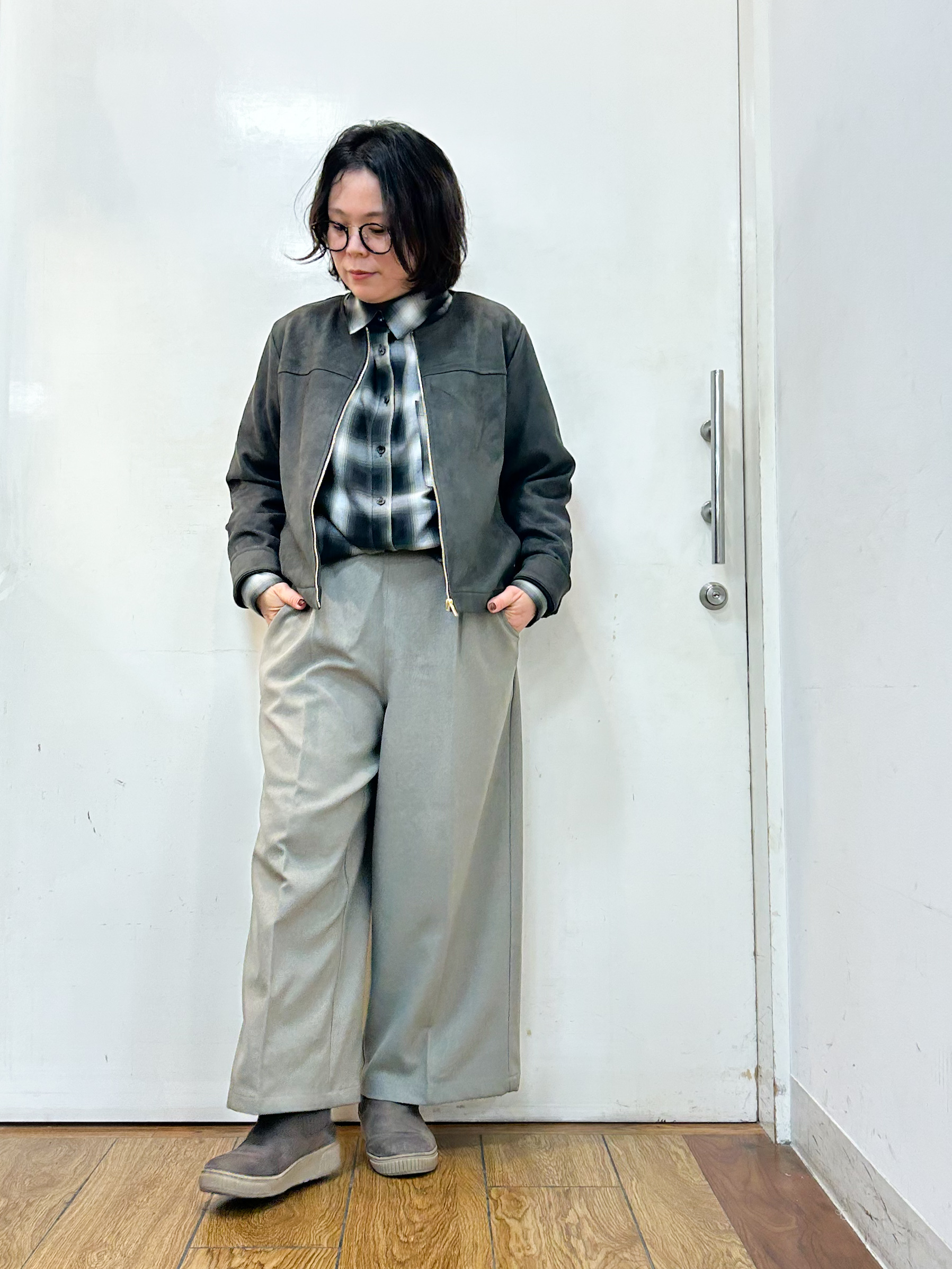 haruさんの「SHOO･LA･RUE｜【S-LL/洗濯機可/ストレッチ】動きやすく軽やか スエード調ノーカラージップブルゾン」を使ったコーディネート