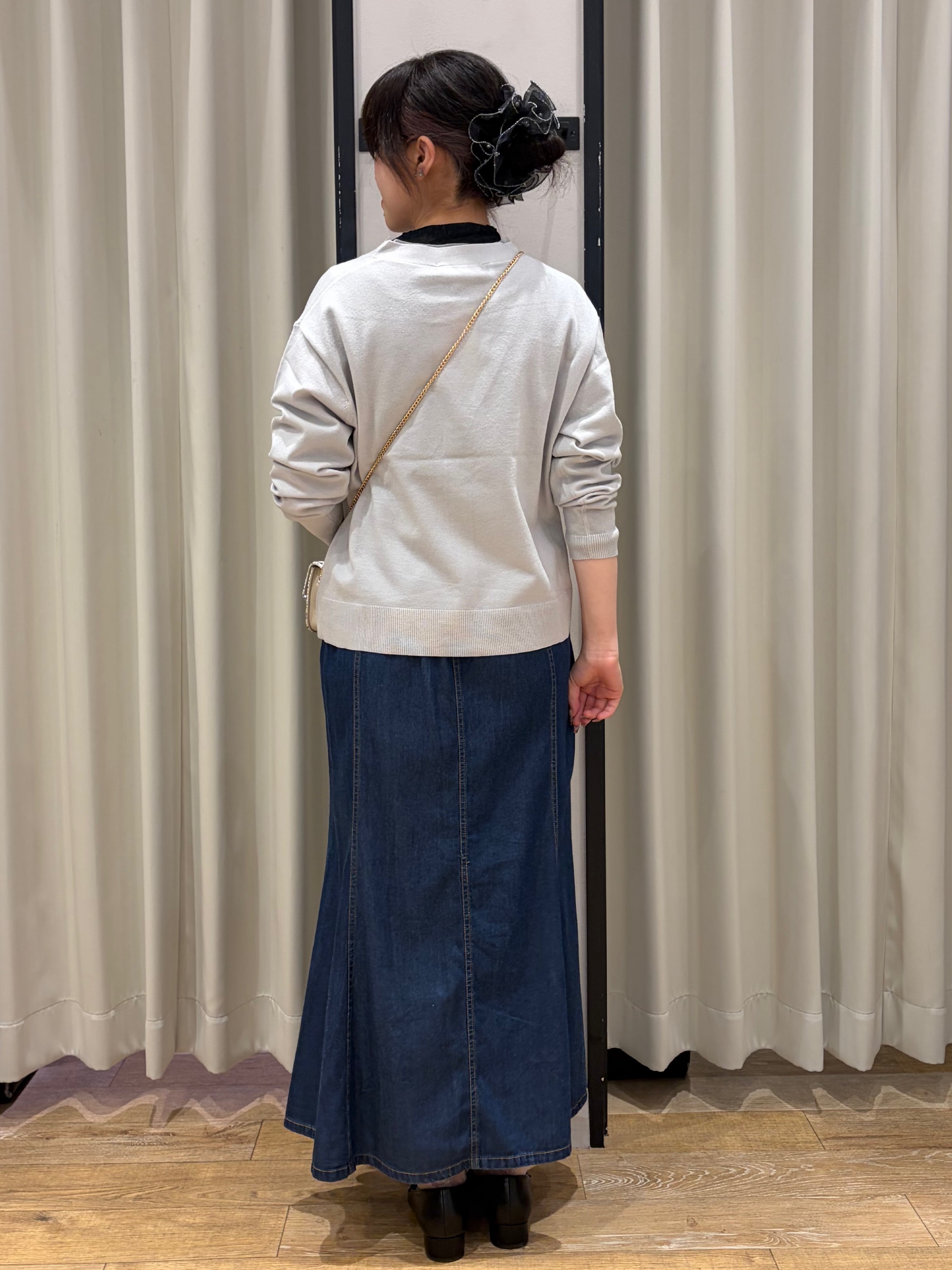 RUKAさんの「grove｜【毛玉軽減・2タイプから着丈選べる】キレイが続く Vネックカーディガン」を使ったコーディネート