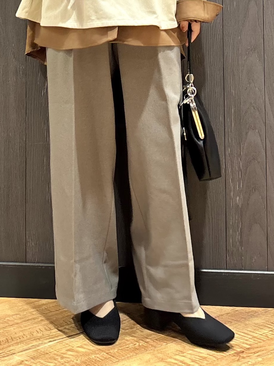 meiさんの「SHOO･LA･RUE｜【S-LL/洗濯機可/前後2WAY】大人上品にきまる コーデュロイトップス」を使ったコーディネート