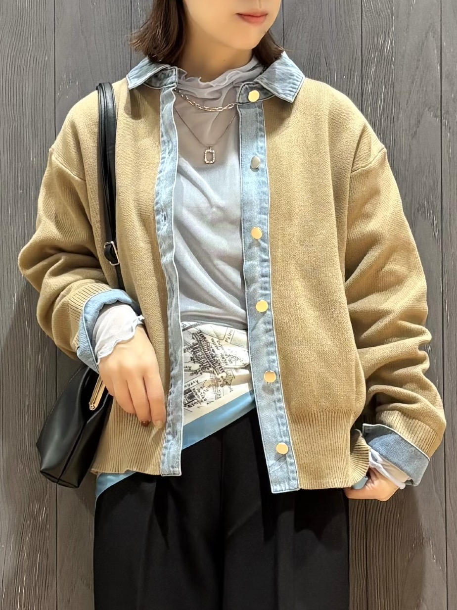 meiさんの「SHOO･LA･RUE｜【S-LL/洗濯機可】デニム／チェック切替でこなれ見え 金ボタンニットカーディガン」を使ったコーディネート