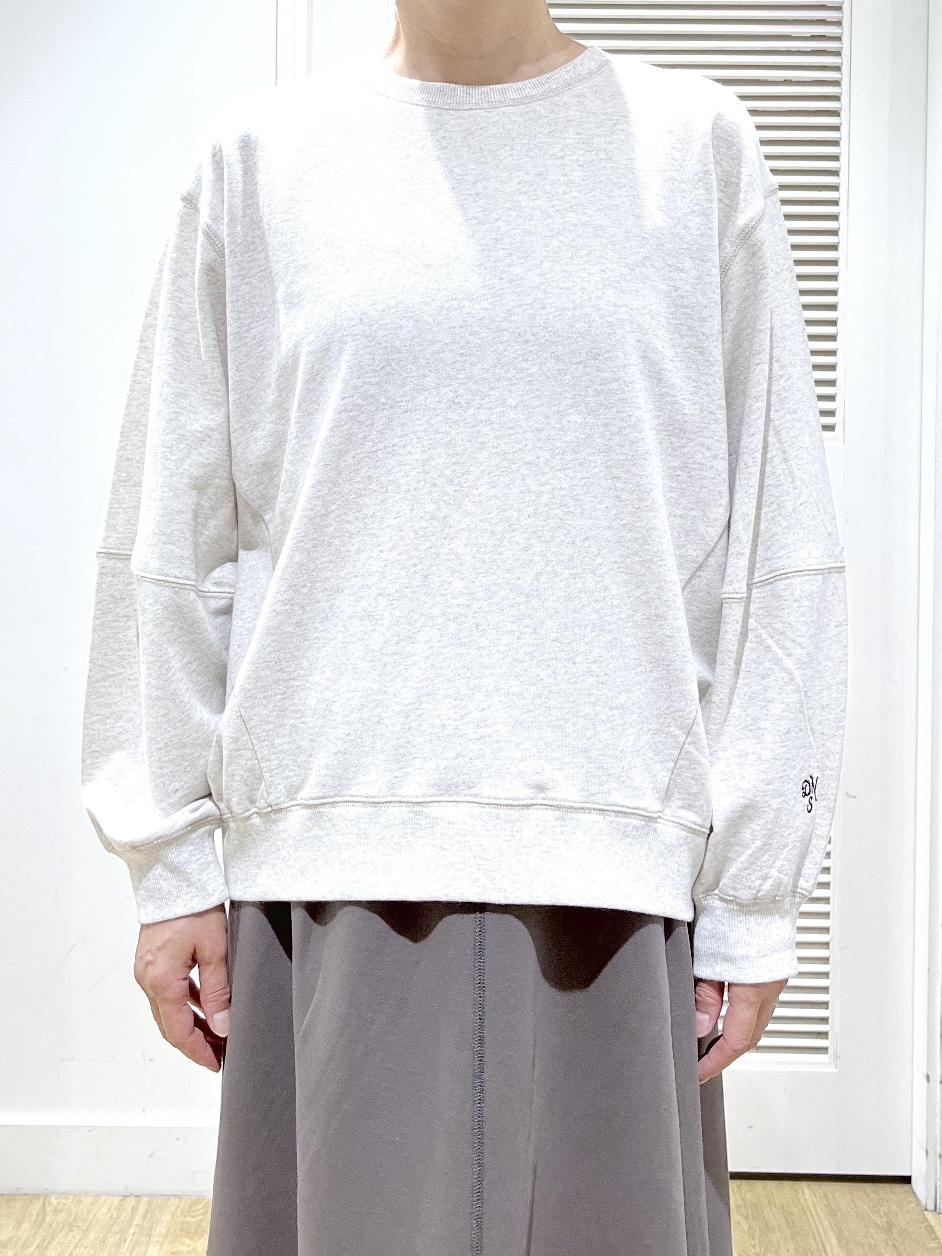 Miyazakiさんの「Dessin｜コットン混ダンボール スカート」を使ったコーディネート