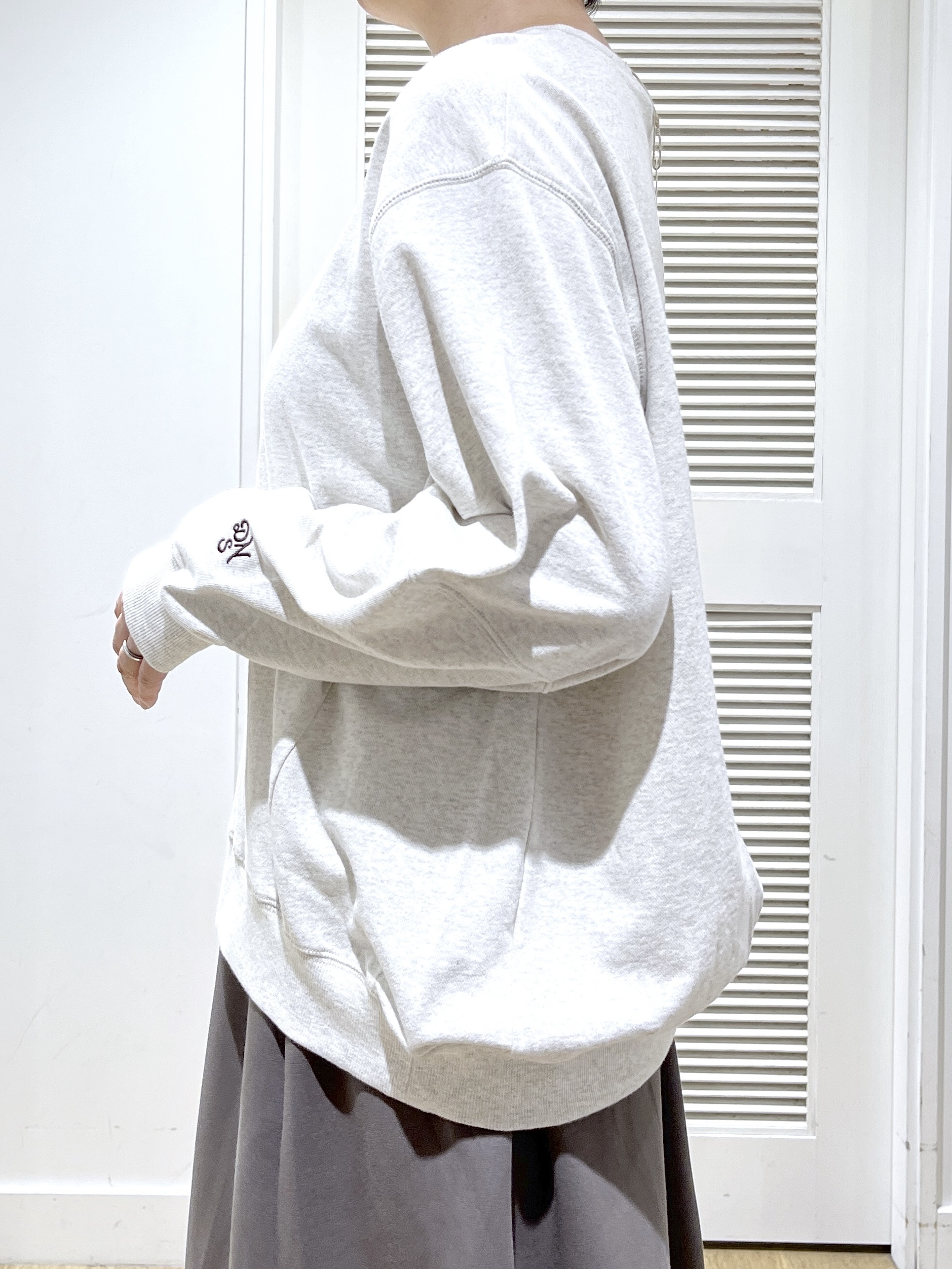 Miyazakiさんの「Dessin｜コットン混ダンボール スカート」を使ったコーディネート
