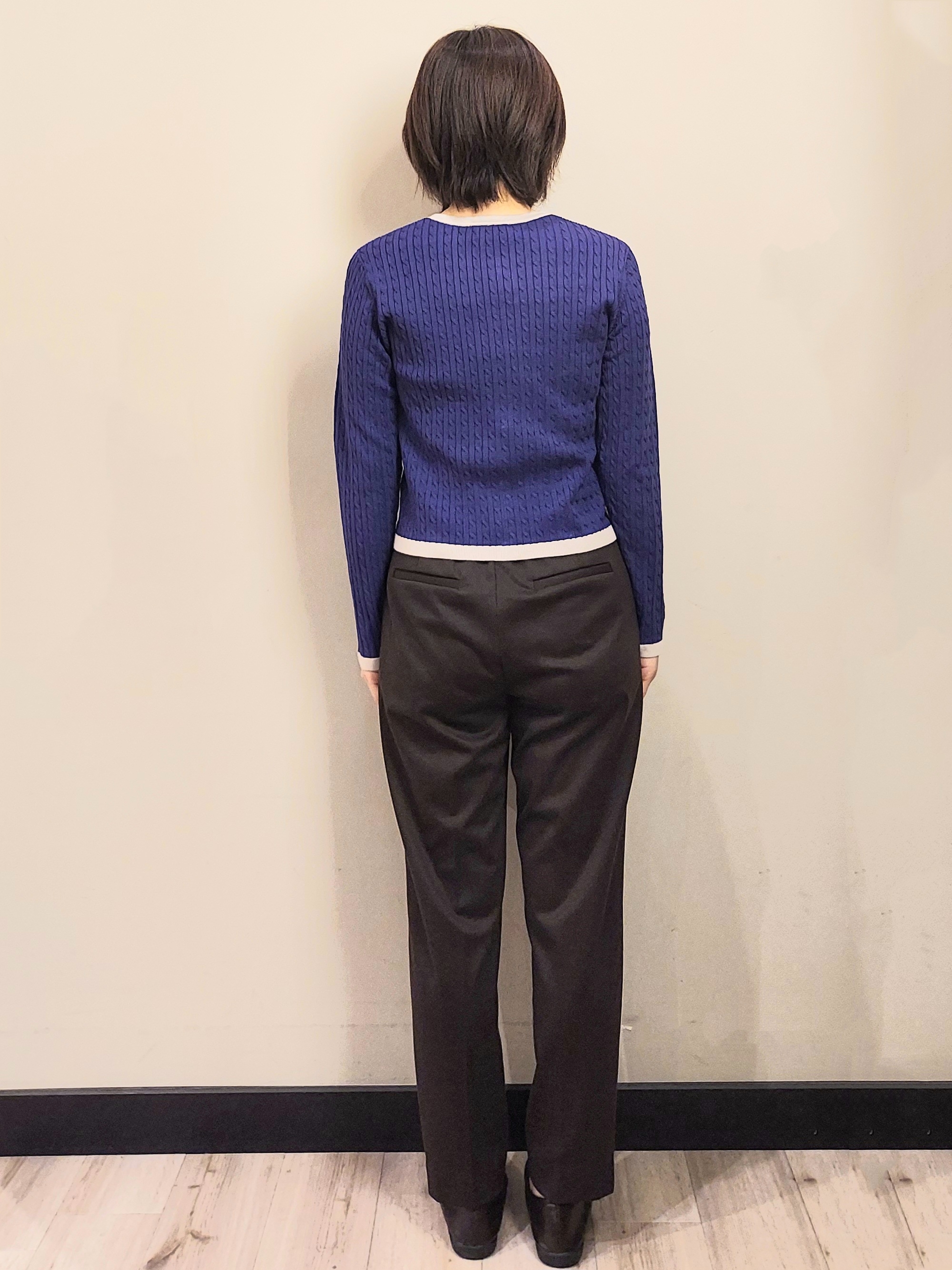 MAKIさんの「index｜バイカラーケーブルカーディガン【洗濯機OK】」を使ったコーディネート