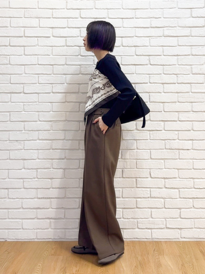 𝐜𝐡𝐢𝐤𝐚さんの「SHOO･LA･RUE｜【S-LL】シンプルだから使いやすい すっきり見えの長袖トップス」を使ったコーディネート