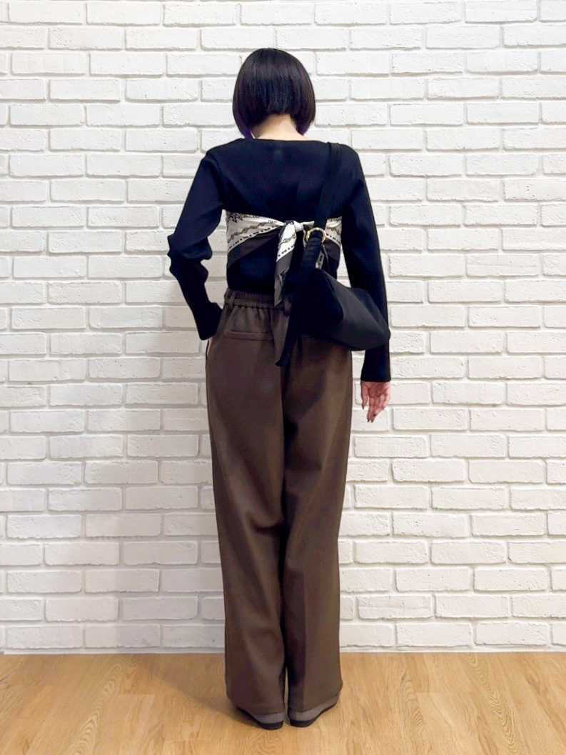 𝐜𝐡𝐢𝐤𝐚さんの「SHOO･LA･RUE｜【S-LL】シンプルだから使いやすい すっきり見えの長袖トップス」を使ったコーディネート