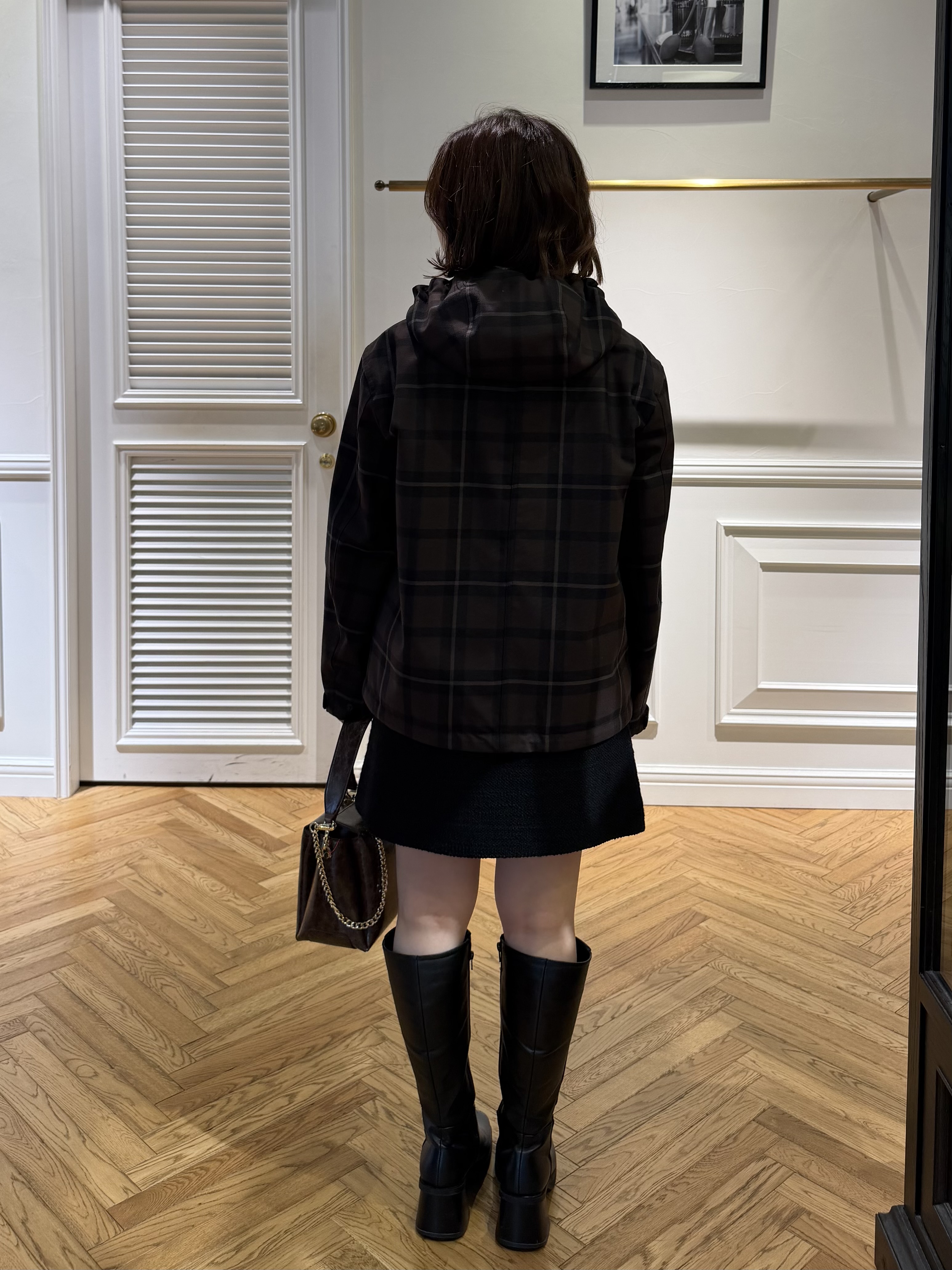 つじ まこさんの「DRESSTERIOR｜【STORY11月号掲載】チェックバックウォームテックブルゾン」を使ったコーディネート