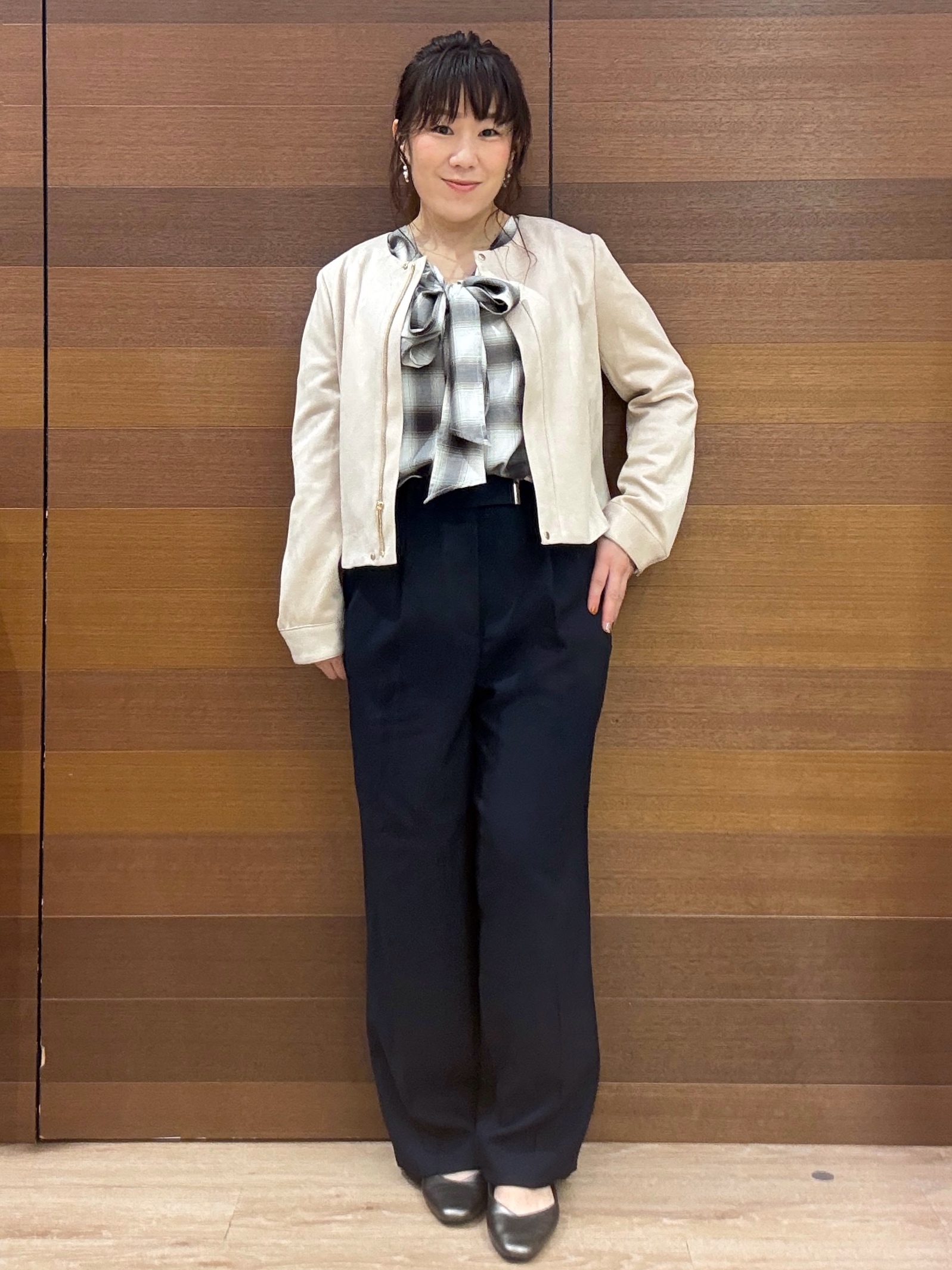 maichiさんの「OPAQUE.CLIP｜【洗える】レザー調／スウェード風ノーカラーブルゾン」を使ったコーディネート