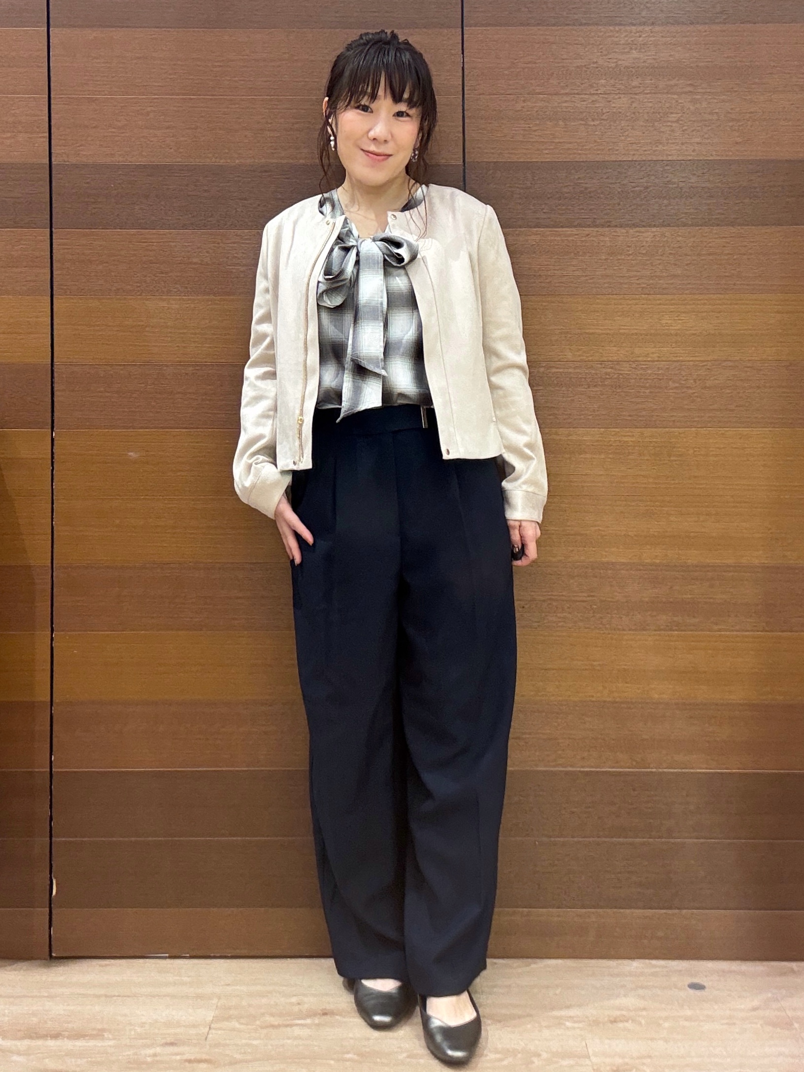 maichiさんの「OPAQUE.CLIP｜【洗える】レザー調／スウェード風ノーカラーブルゾン」を使ったコーディネート