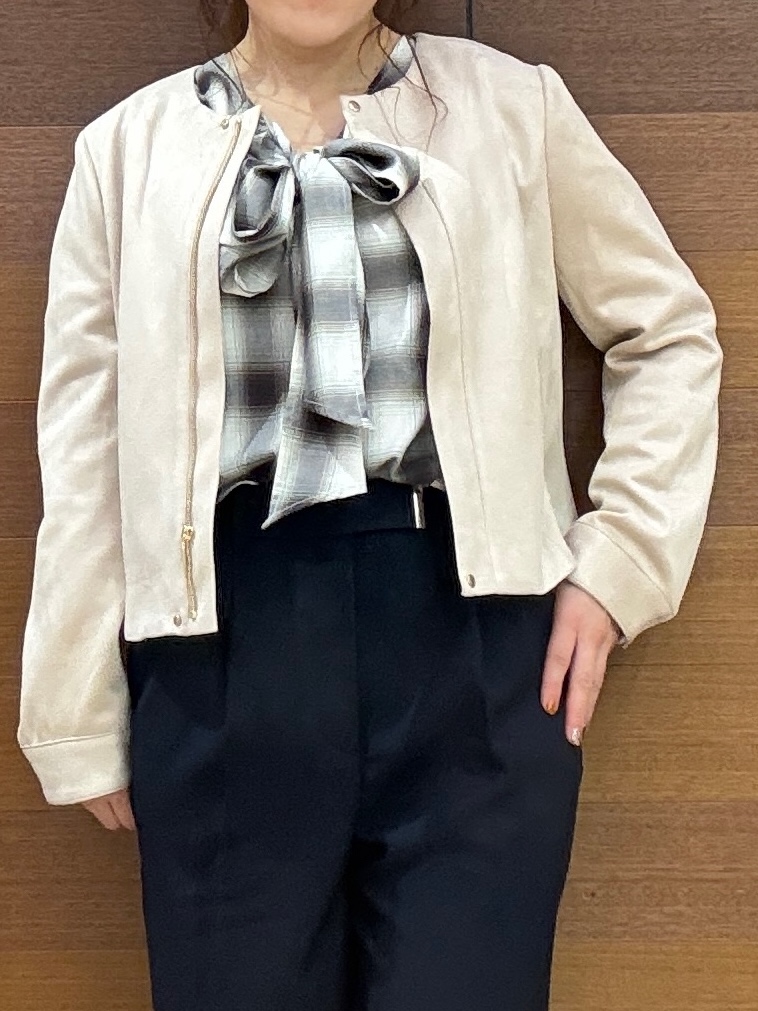 maichiさんの「OPAQUE.CLIP｜【洗える】レザー調／スウェード風ノーカラーブルゾン」を使ったコーディネート