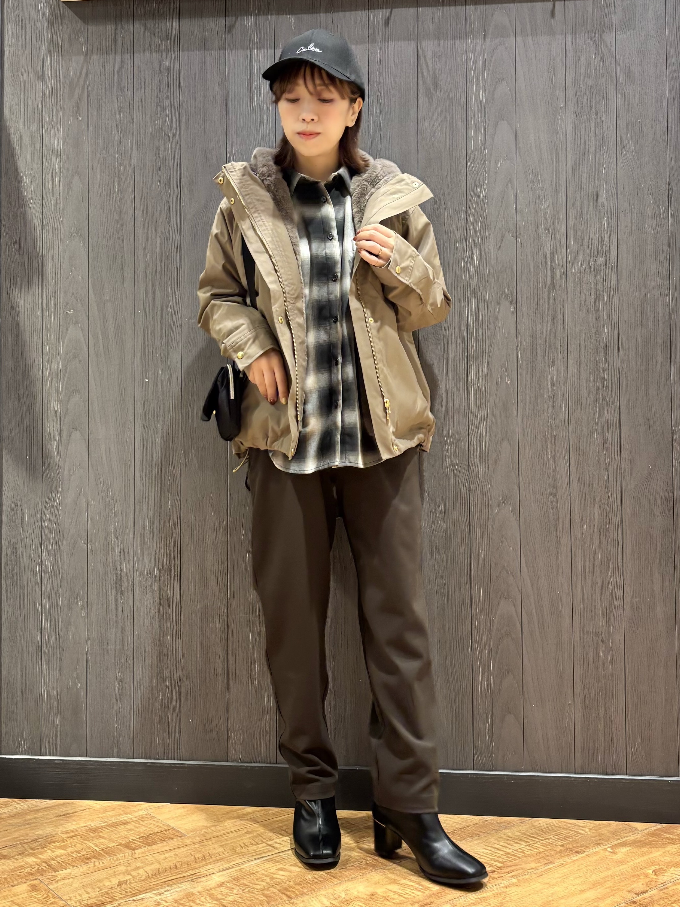 meiさんの「SHOO･LA･RUE｜【洗濯機可/撥水/マルチWAY】ファーライナー付き 毎日欲張りマンパ」を使ったコーディネート
